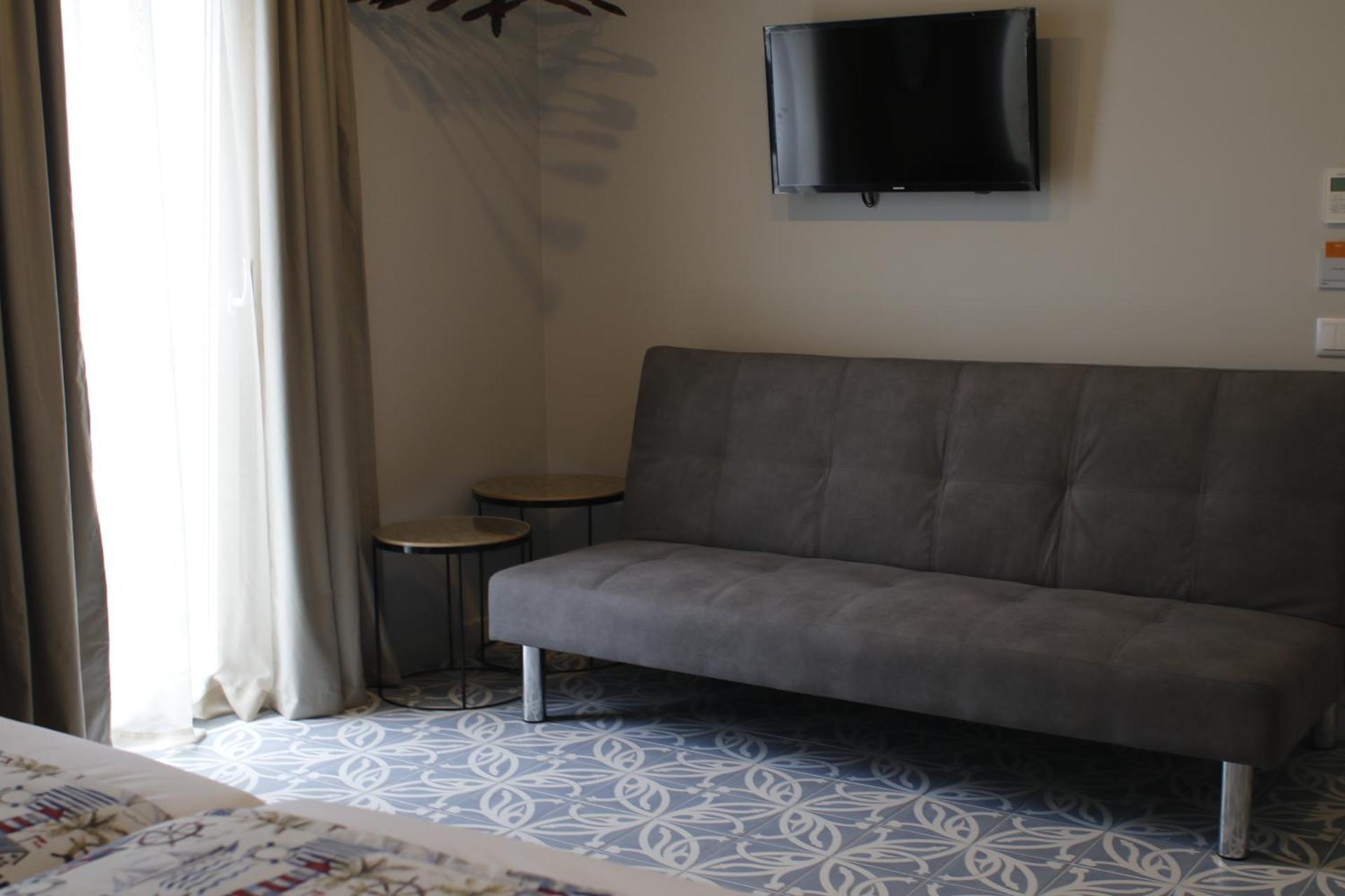 Triple Room with Private Bathroom