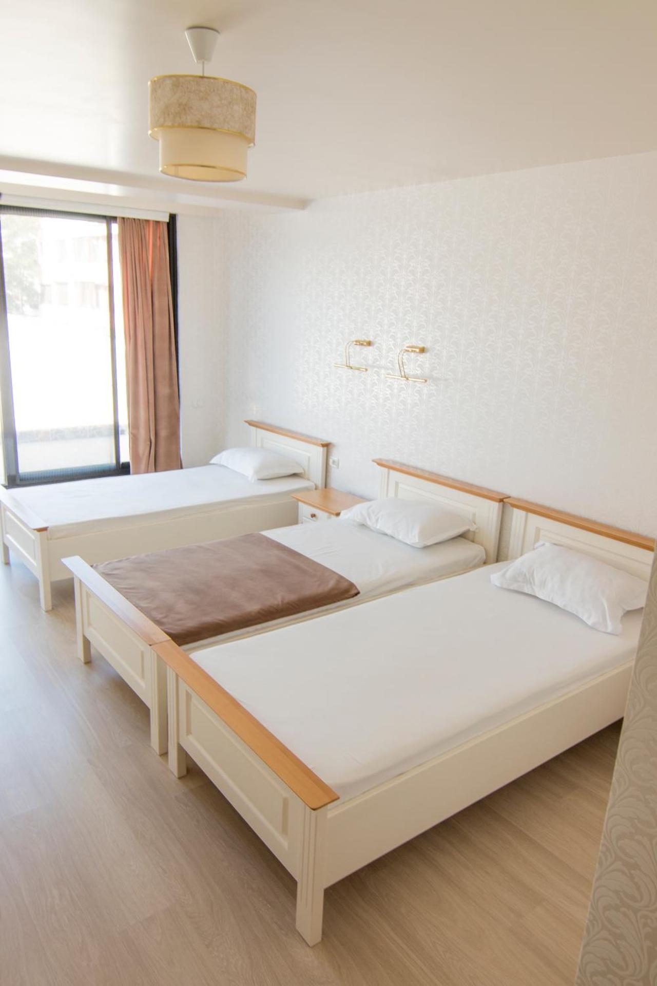 Triple Room with Terrace