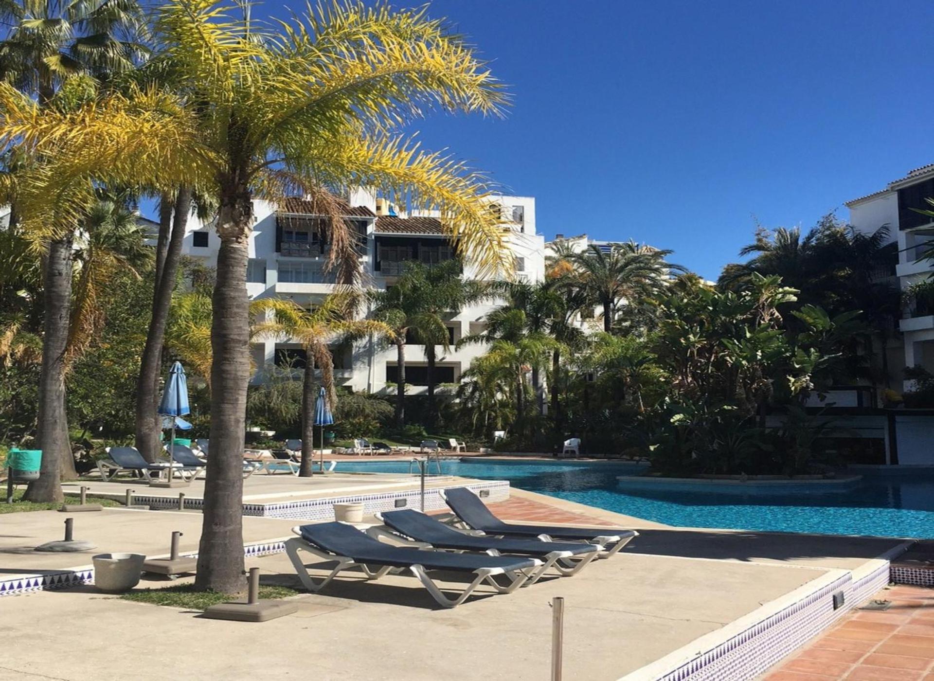 Jardines De Las Golondrinas