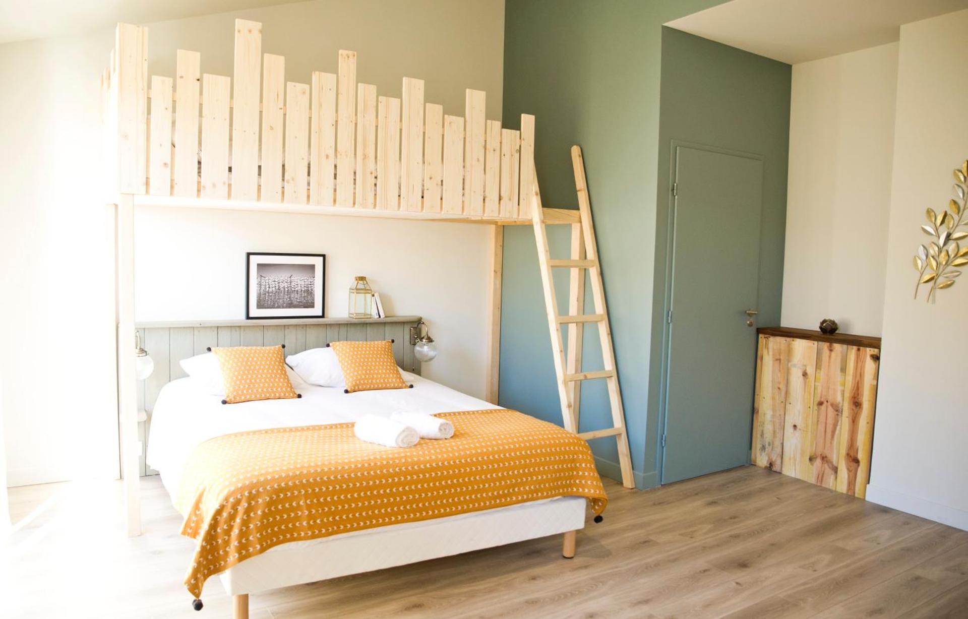 Georges Hostel & Café