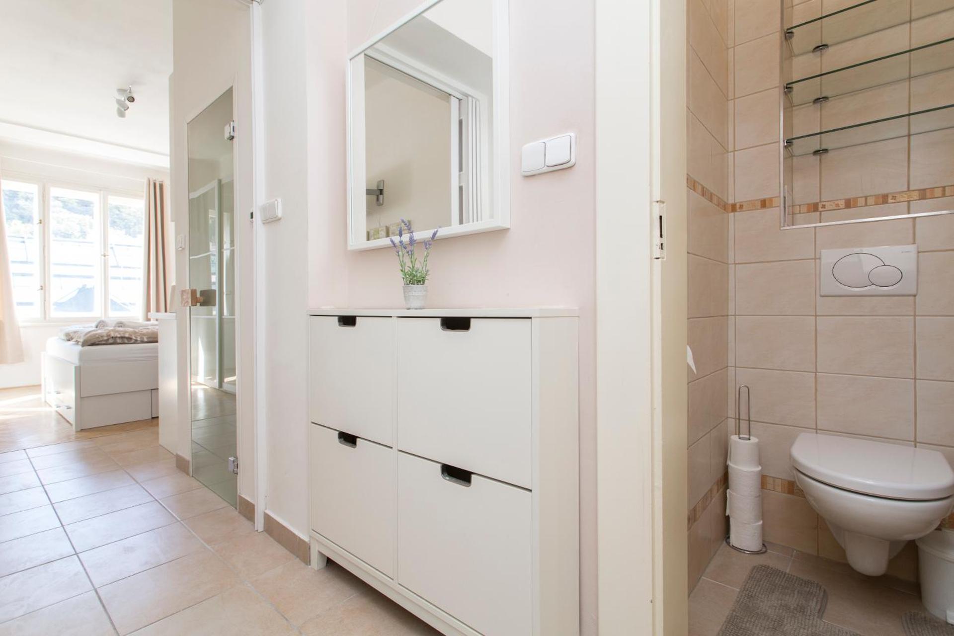 Cozy studio with parking near city center