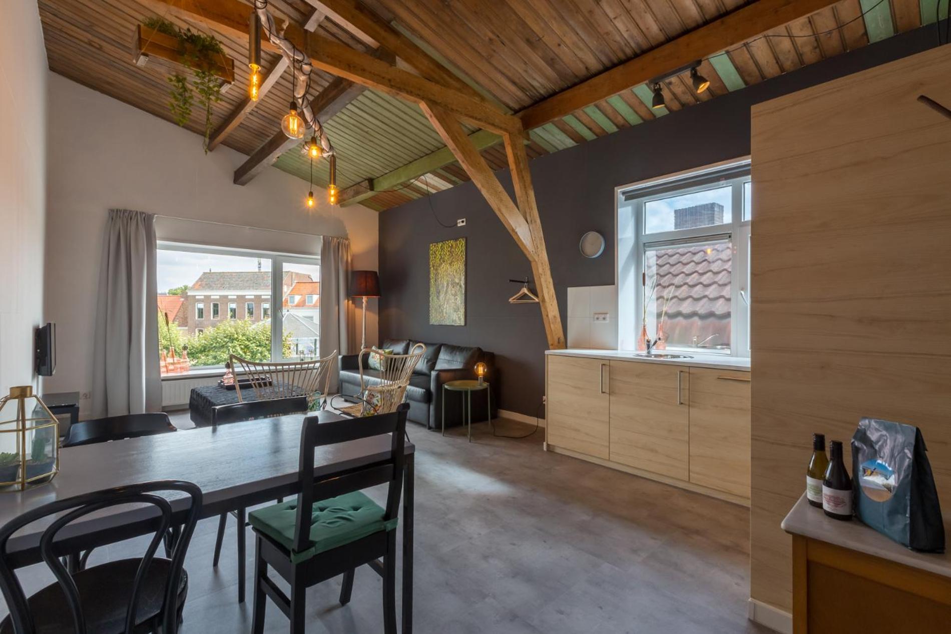 Welcome in - Appartementen Pleinzicht, met zonnige balkon I Dorpsplein 6 Koudekerke