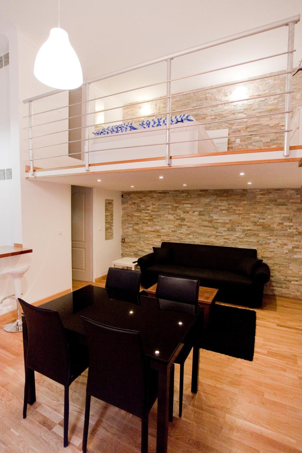 10 House Budget Stay