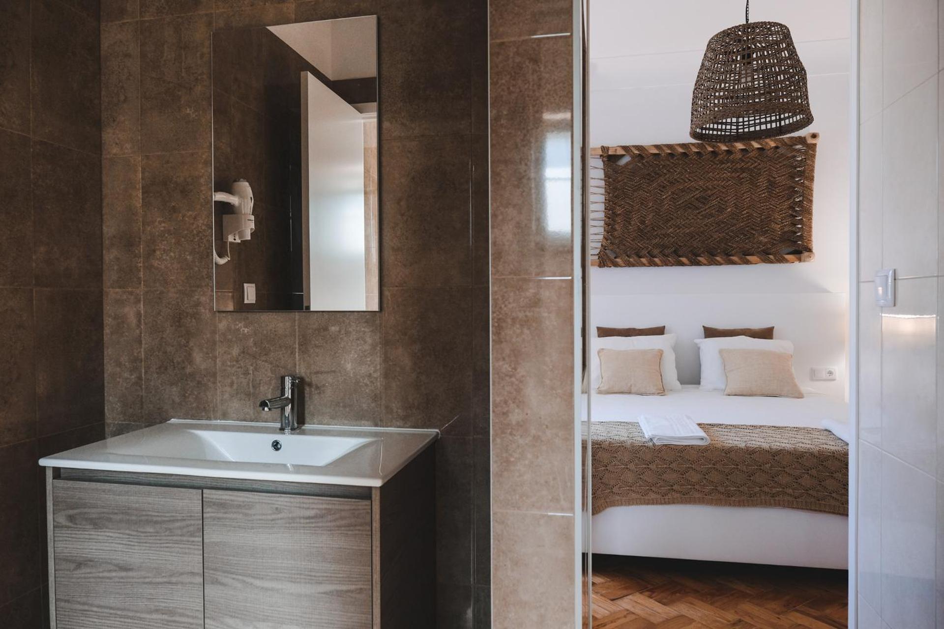 4U Lisbon Airport Suites