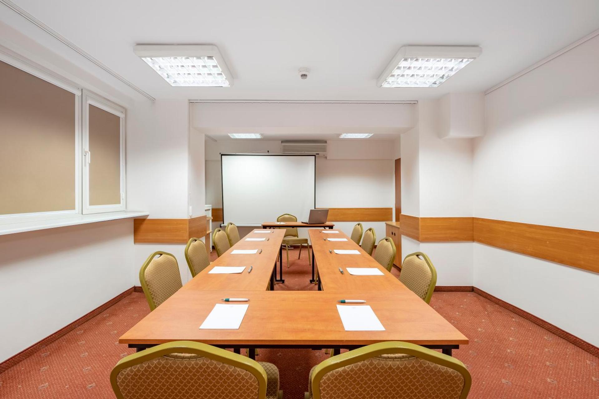 Meeting/conference room