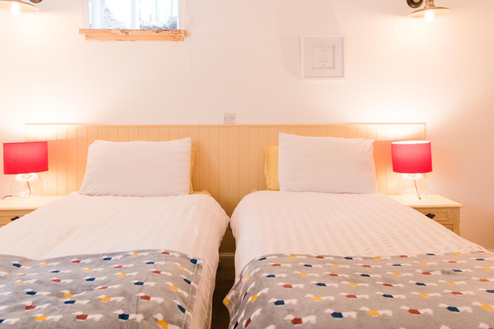 The Merryburn - Rooms and Courtyard Studios