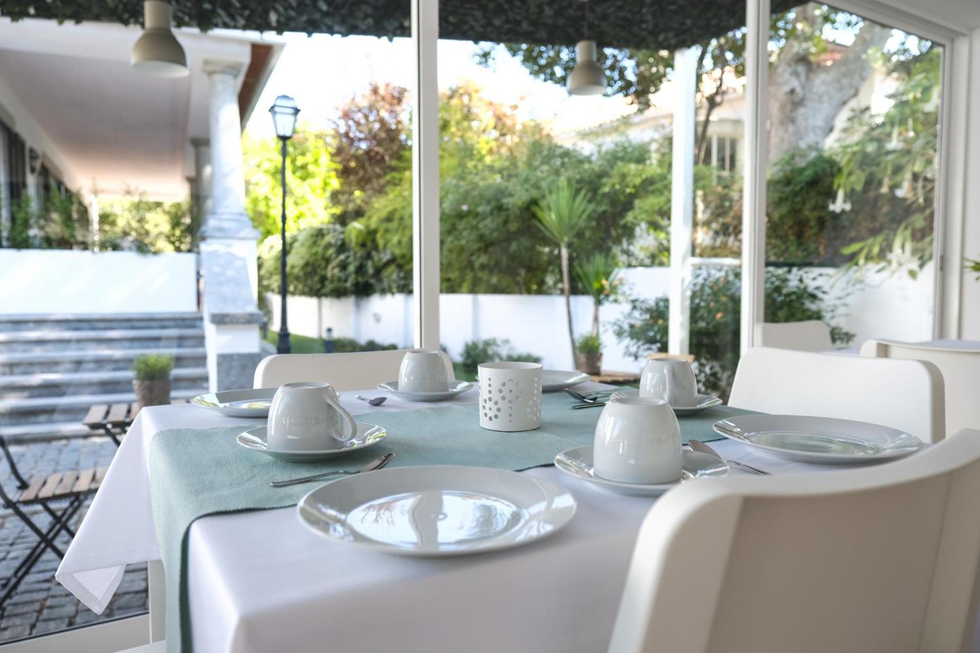 4U Lisbon Airport Suites