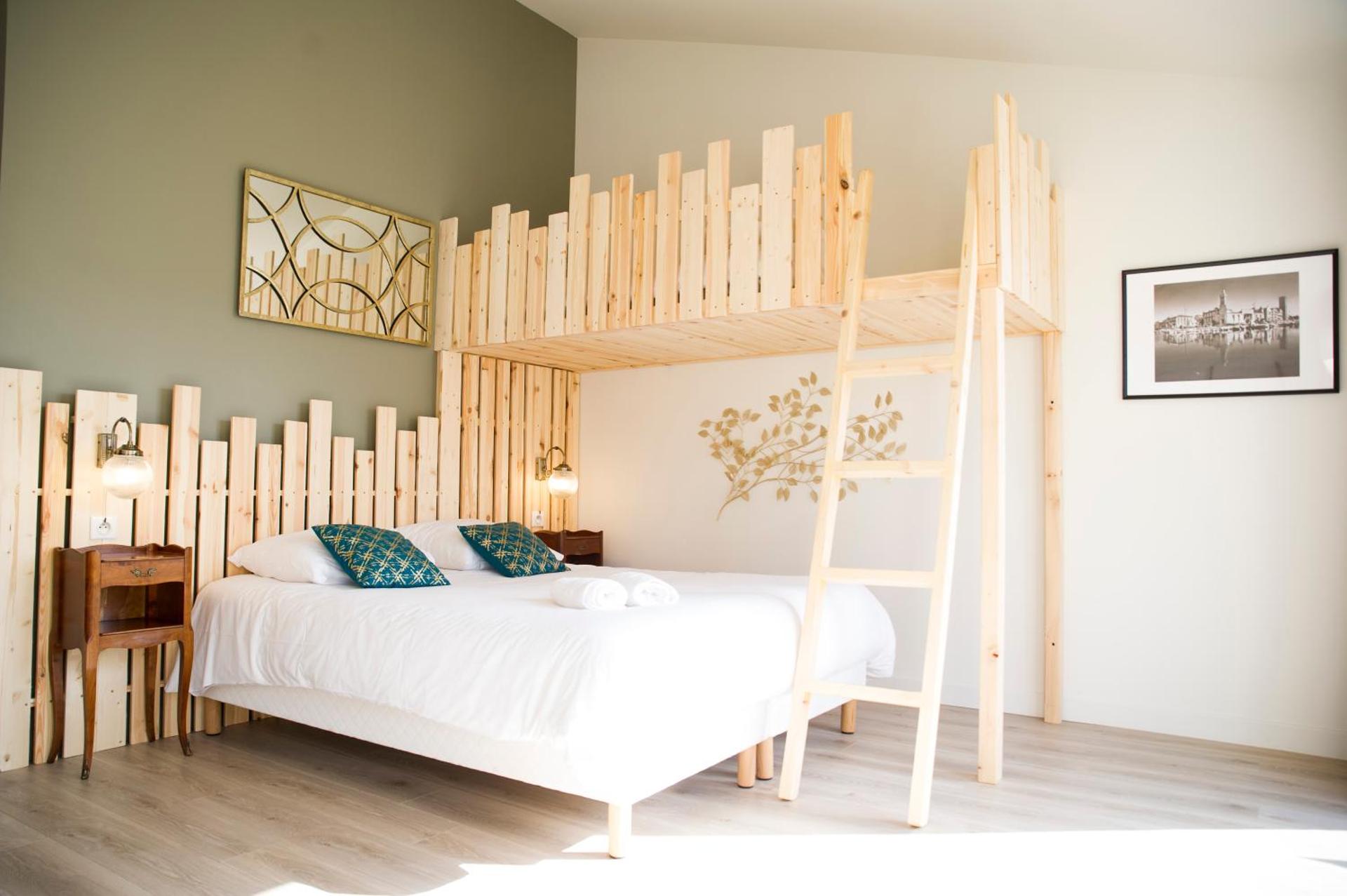 Georges Hostel & Café