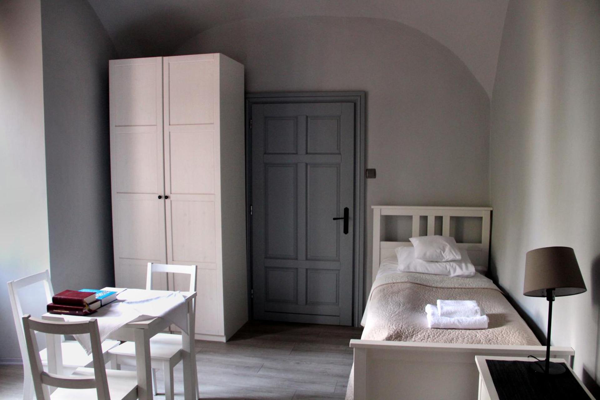 Dom Gości Opactwa Benedyktynów