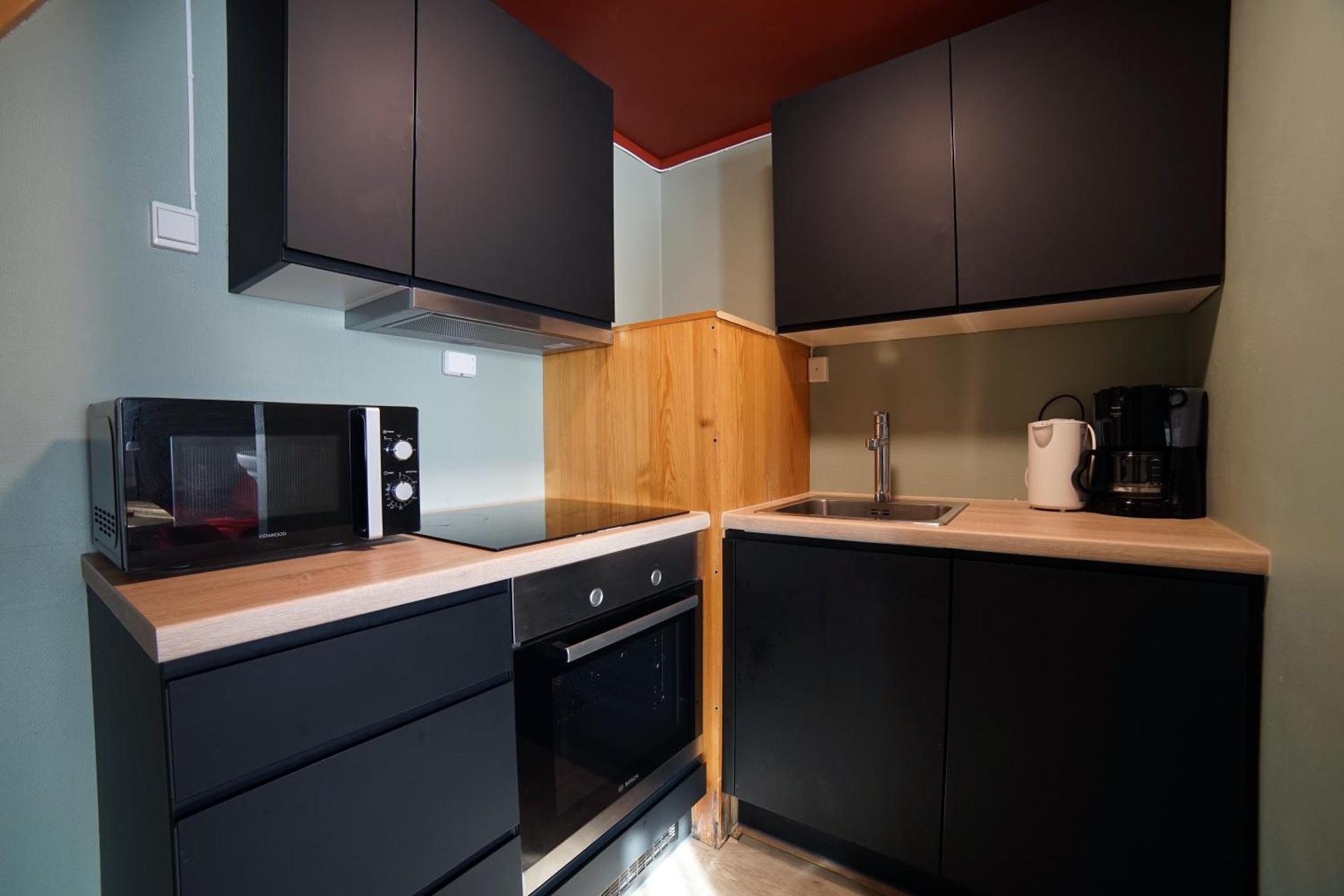 Kitchen or kitchenette