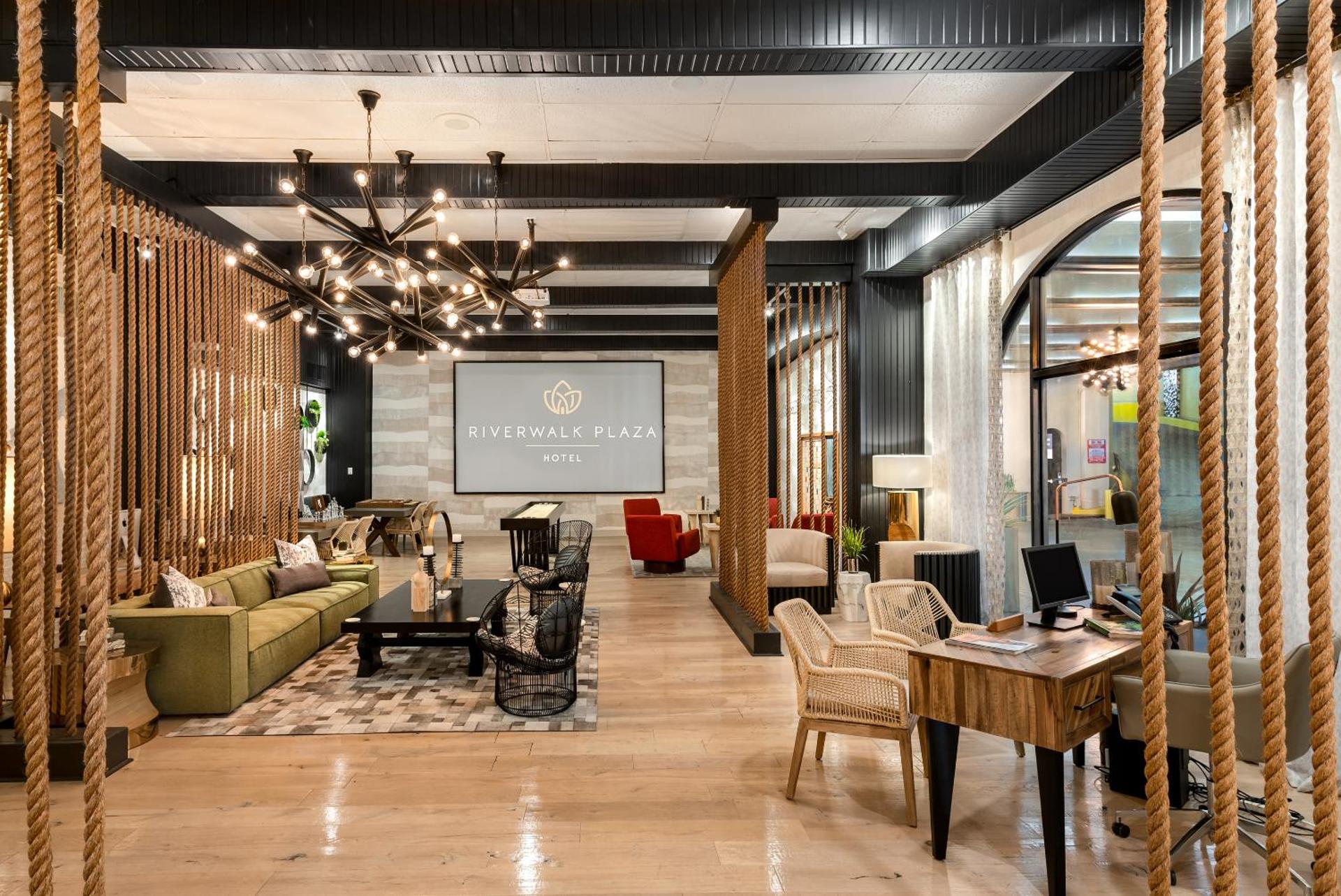 Communal lounge/ TV room