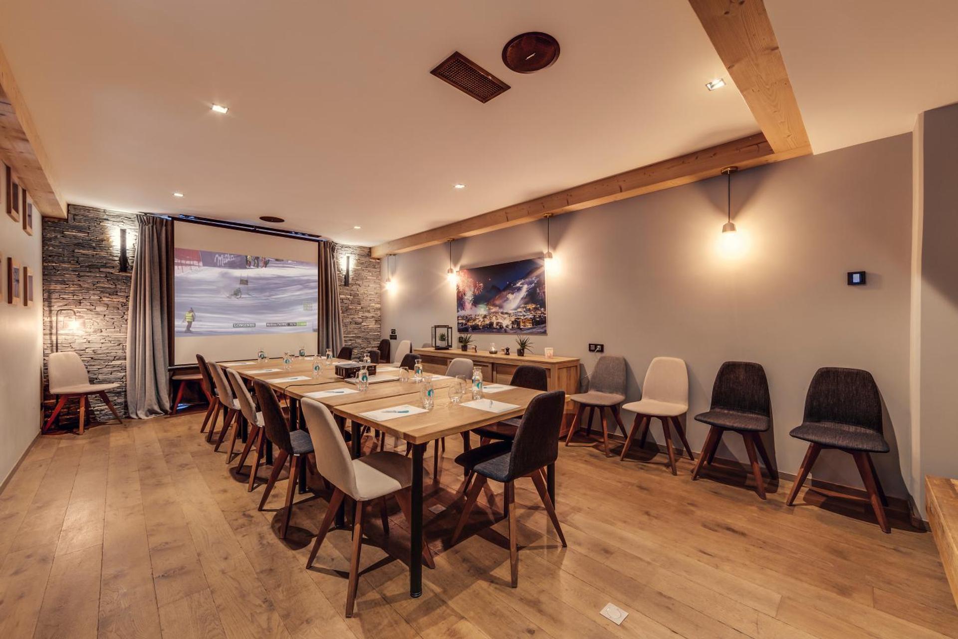 Meeting/conference room