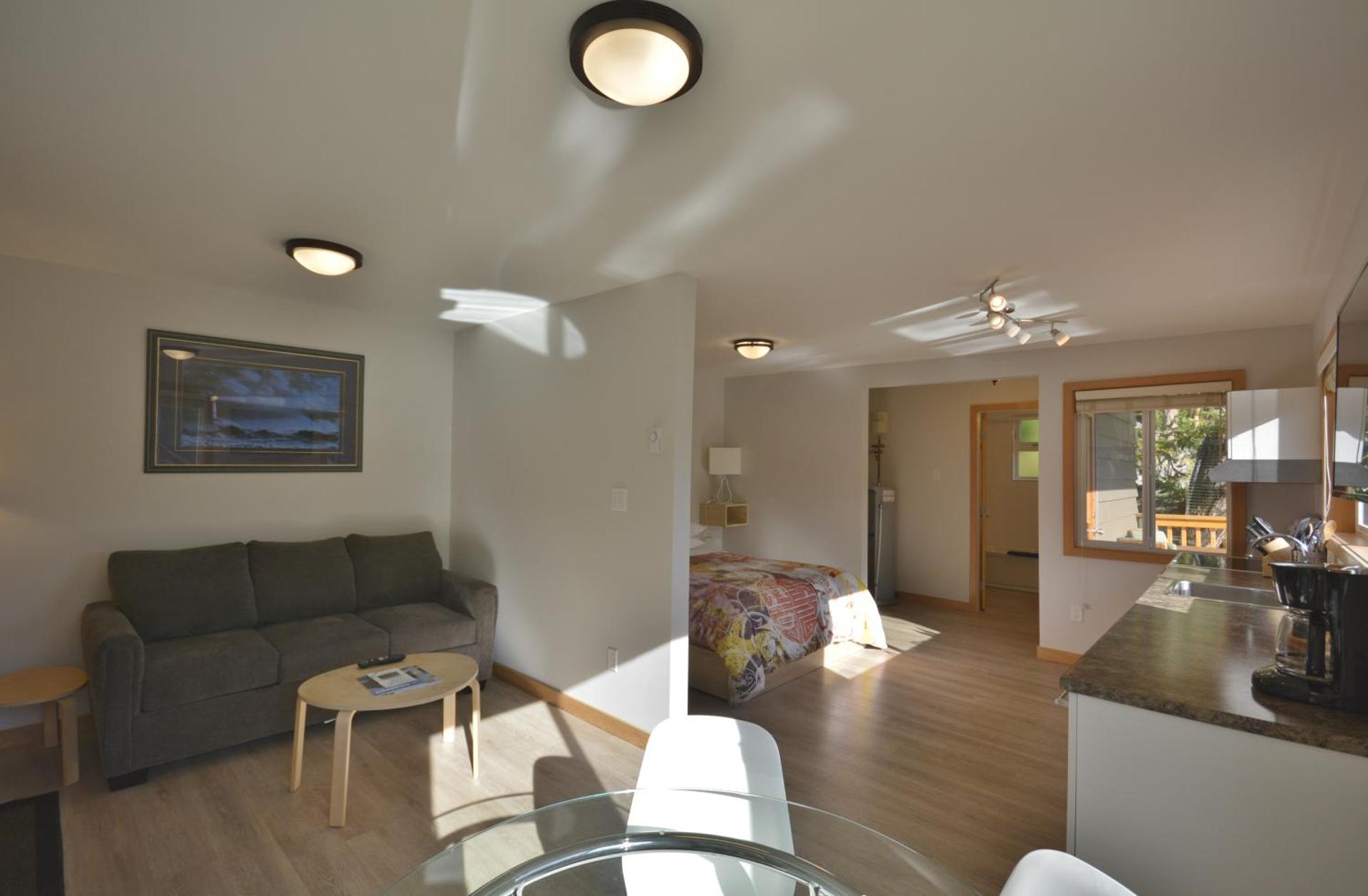 Studio Oceanfront Cottage