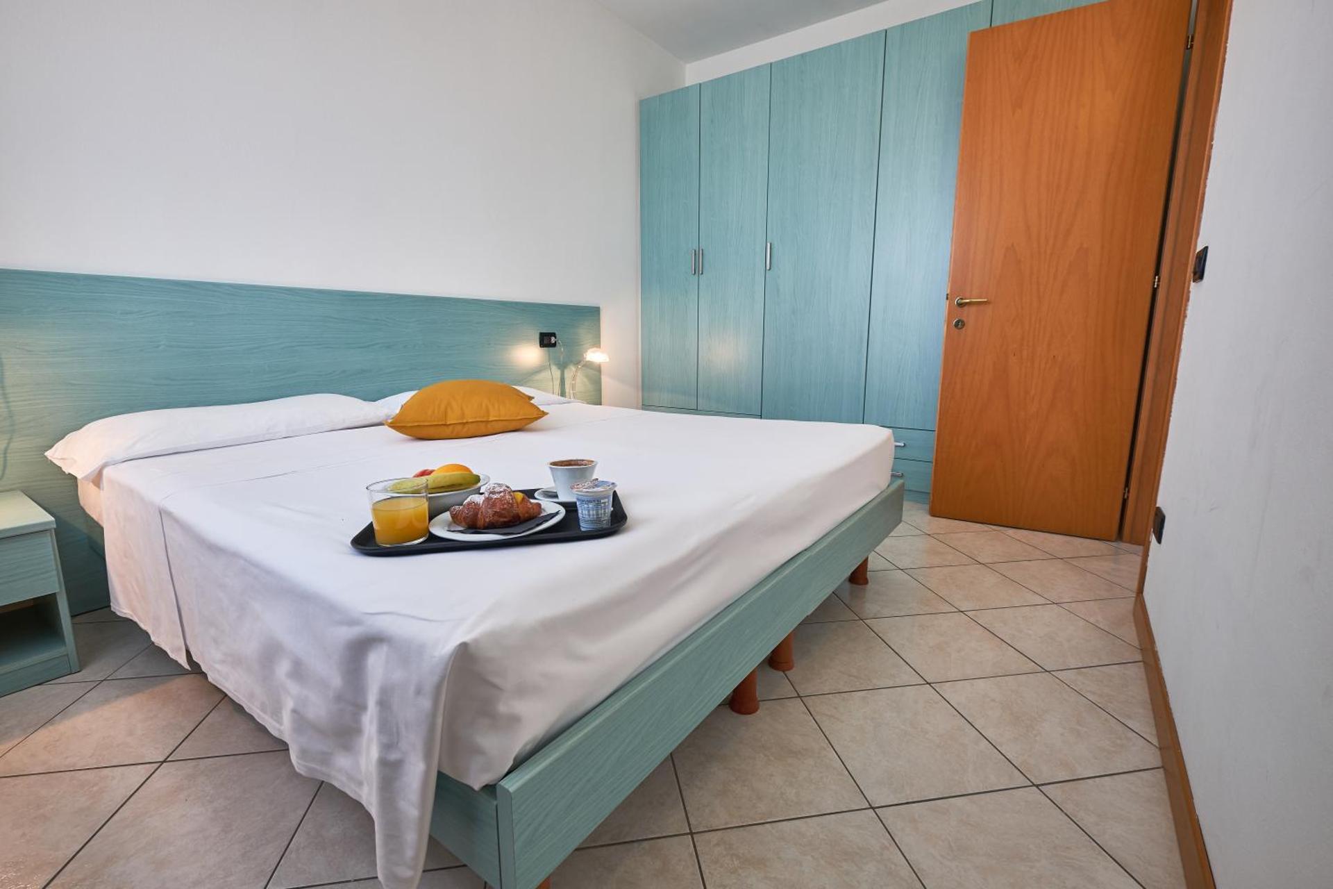 Superior One-Bedroom Apartment (2 Adults)