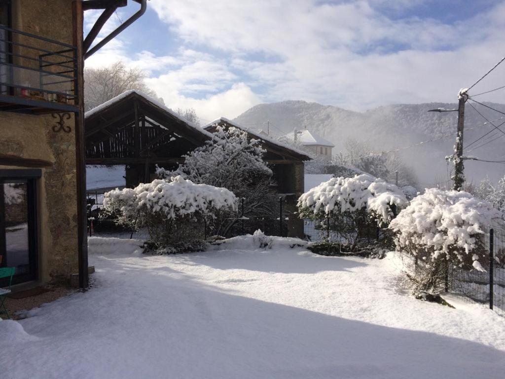 Grand studio au calme à la campagne, tout prés de la ville !!!