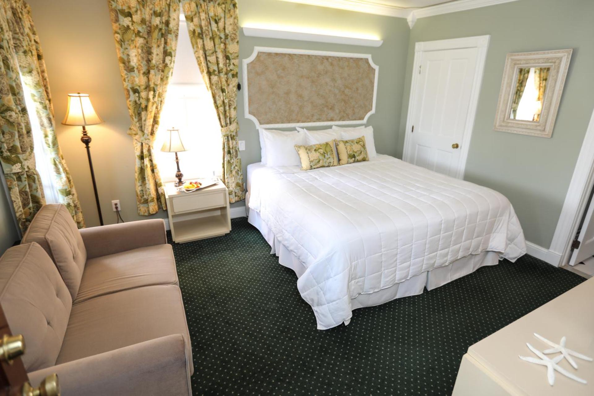 The Ocean Plaza Hotel