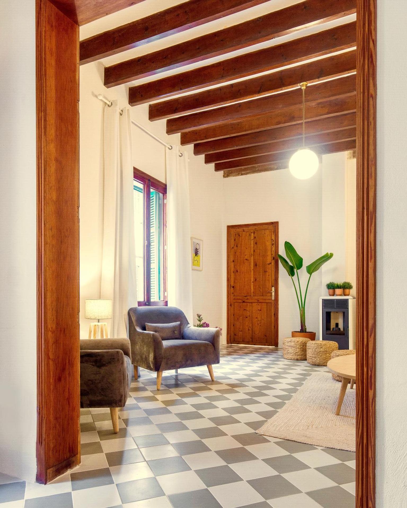 Communal lounge/ TV room