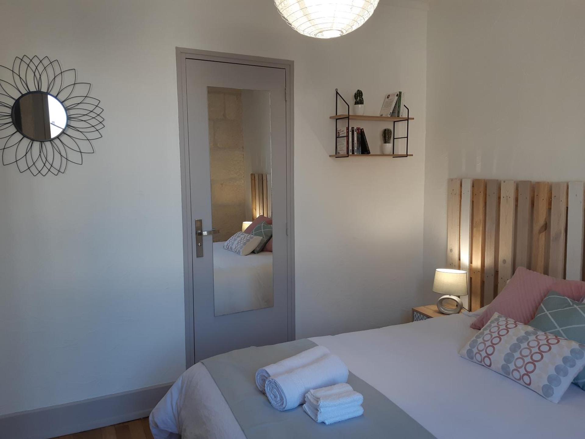 Le Vaillant, appartement T2, proche gare, hyper-centre et marais, 1 à 2 personnes, WIFI