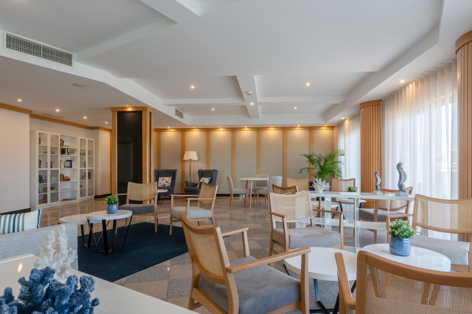 Communal lounge/ TV room