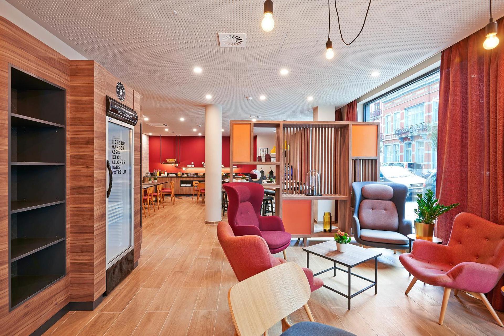 Communal lounge/ TV room