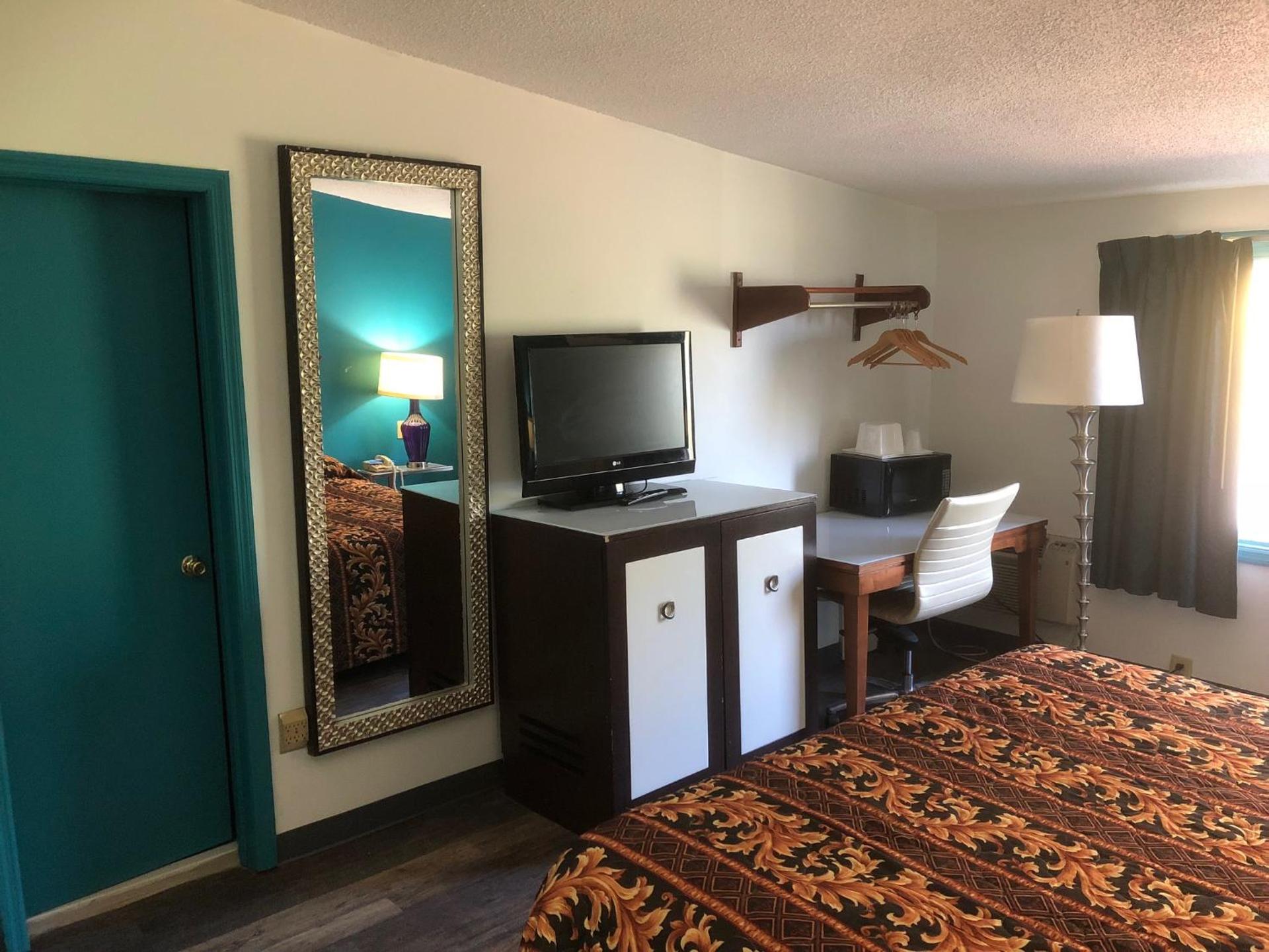 King Room - Non-Smoking