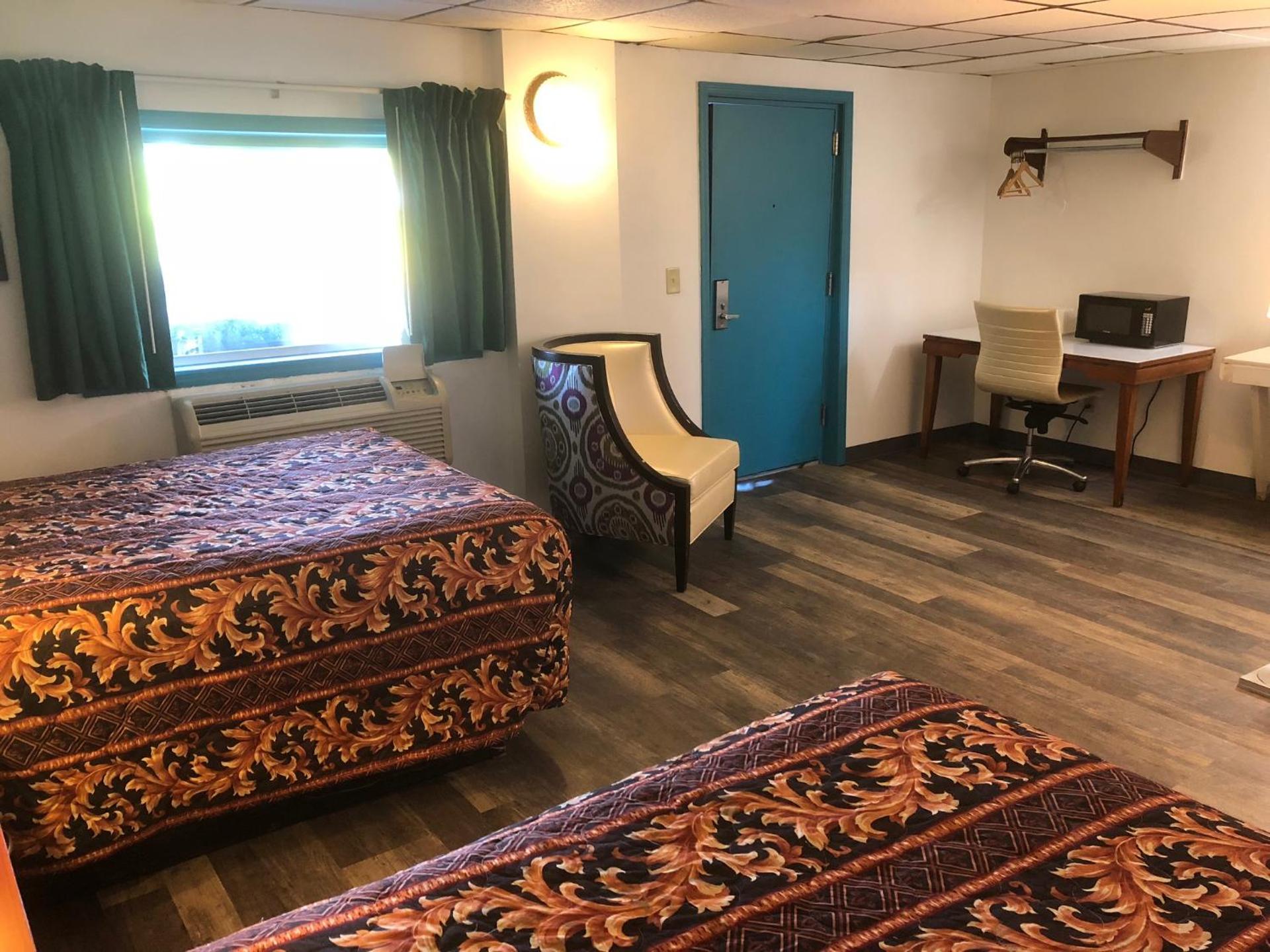 Double Room with Two Double Beds - Smoking