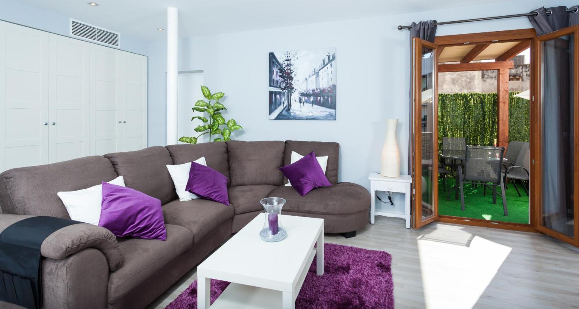 Communal lounge/ TV room