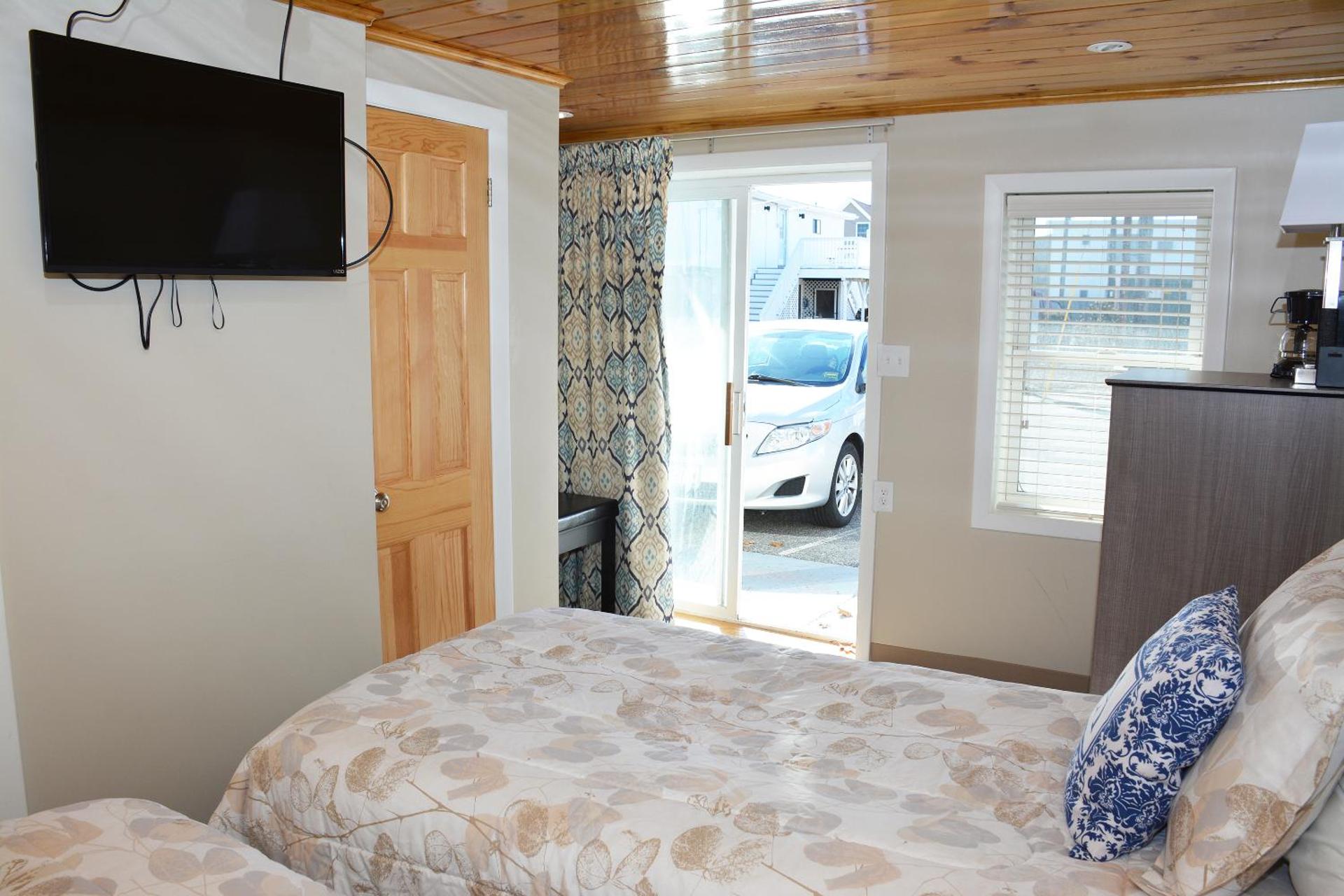 Alouette Beach Resort Economy Rooms