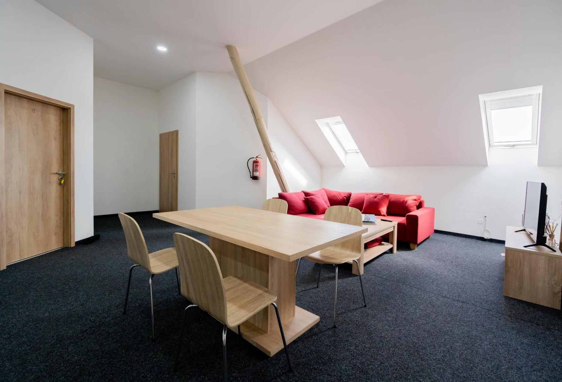 Communal lounge/ TV room