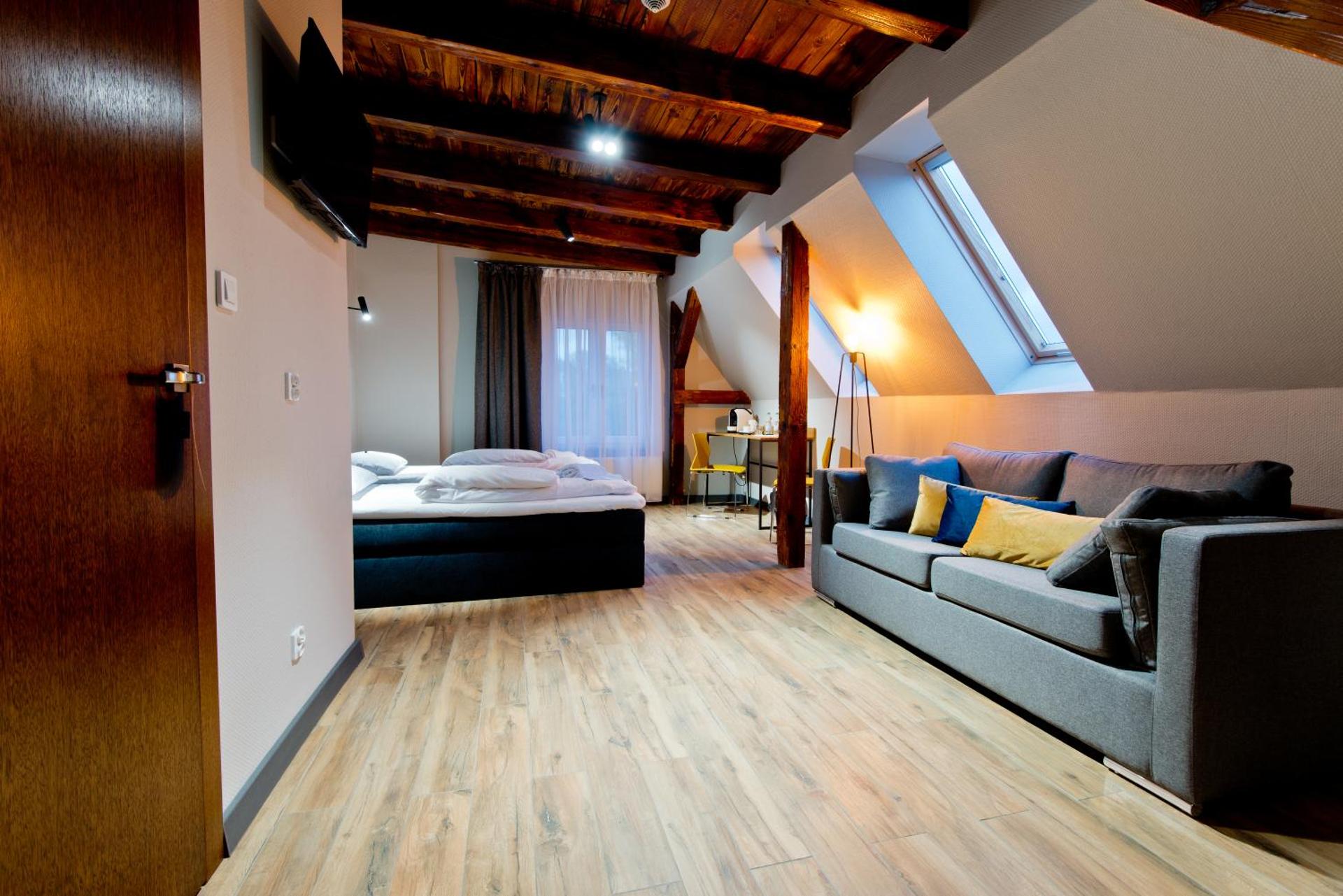 Photo of the whole room