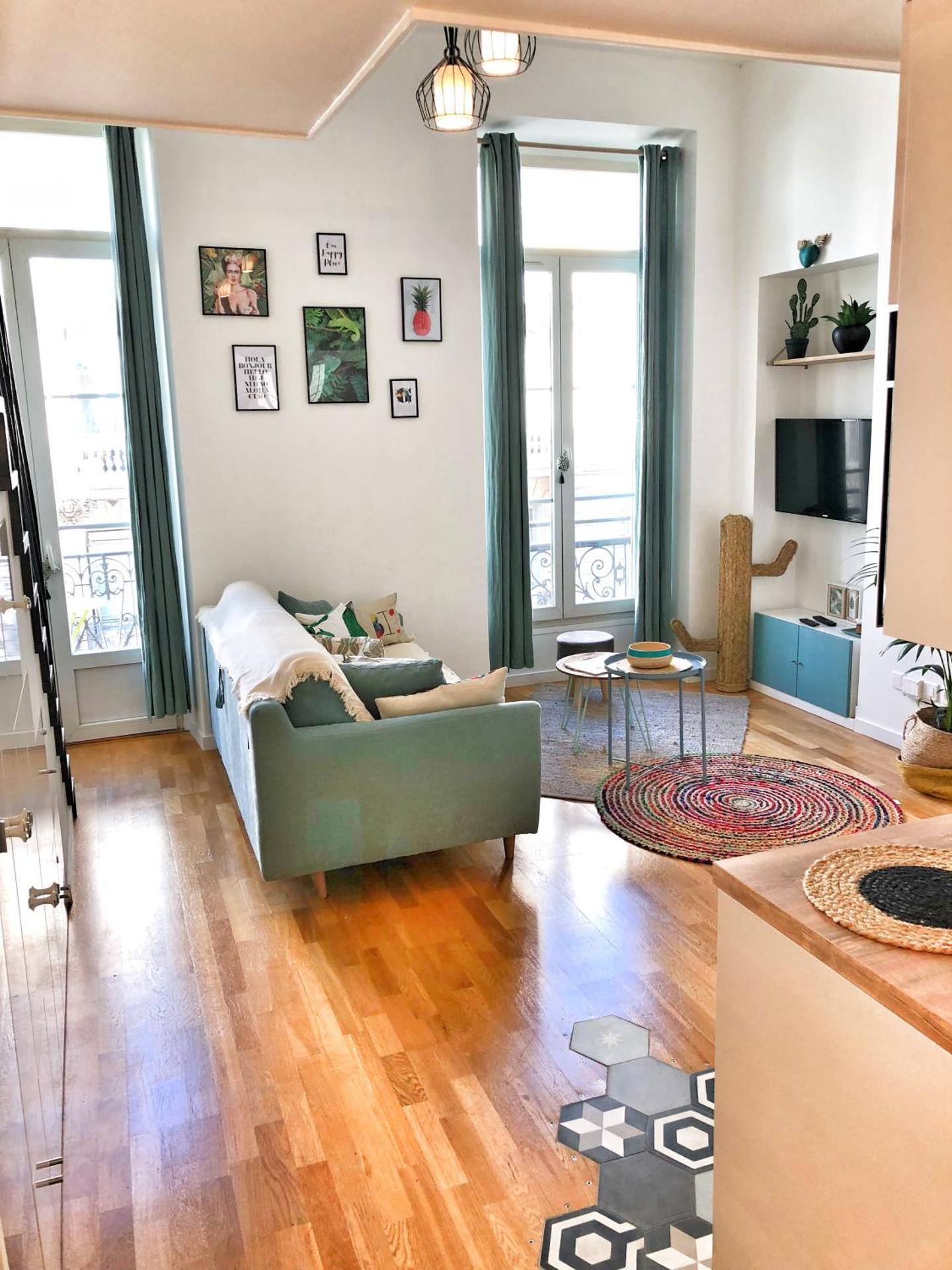 Homelivia, Appart FRIDA, mezzanine, déco raffinée et balcon