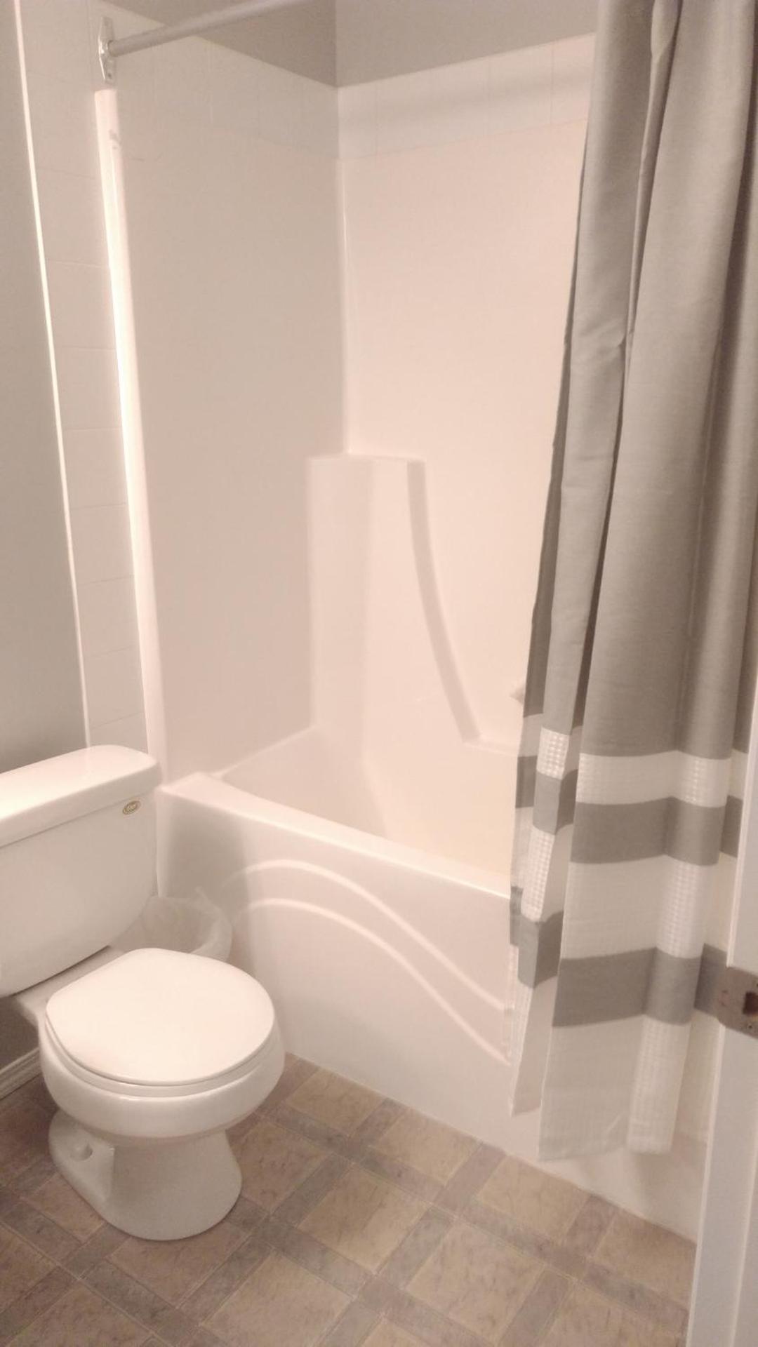 Quiet 2 Bed 2 Bath close to Westview Hospital