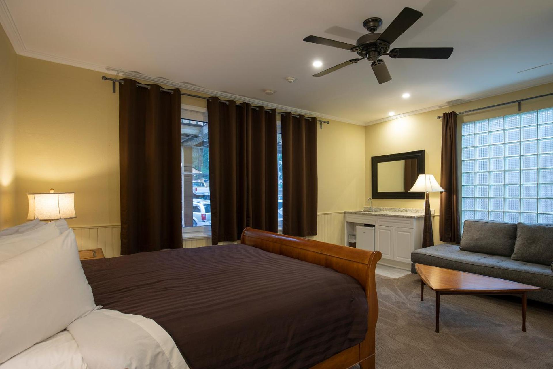 Banff Boutique Inn - Adults only