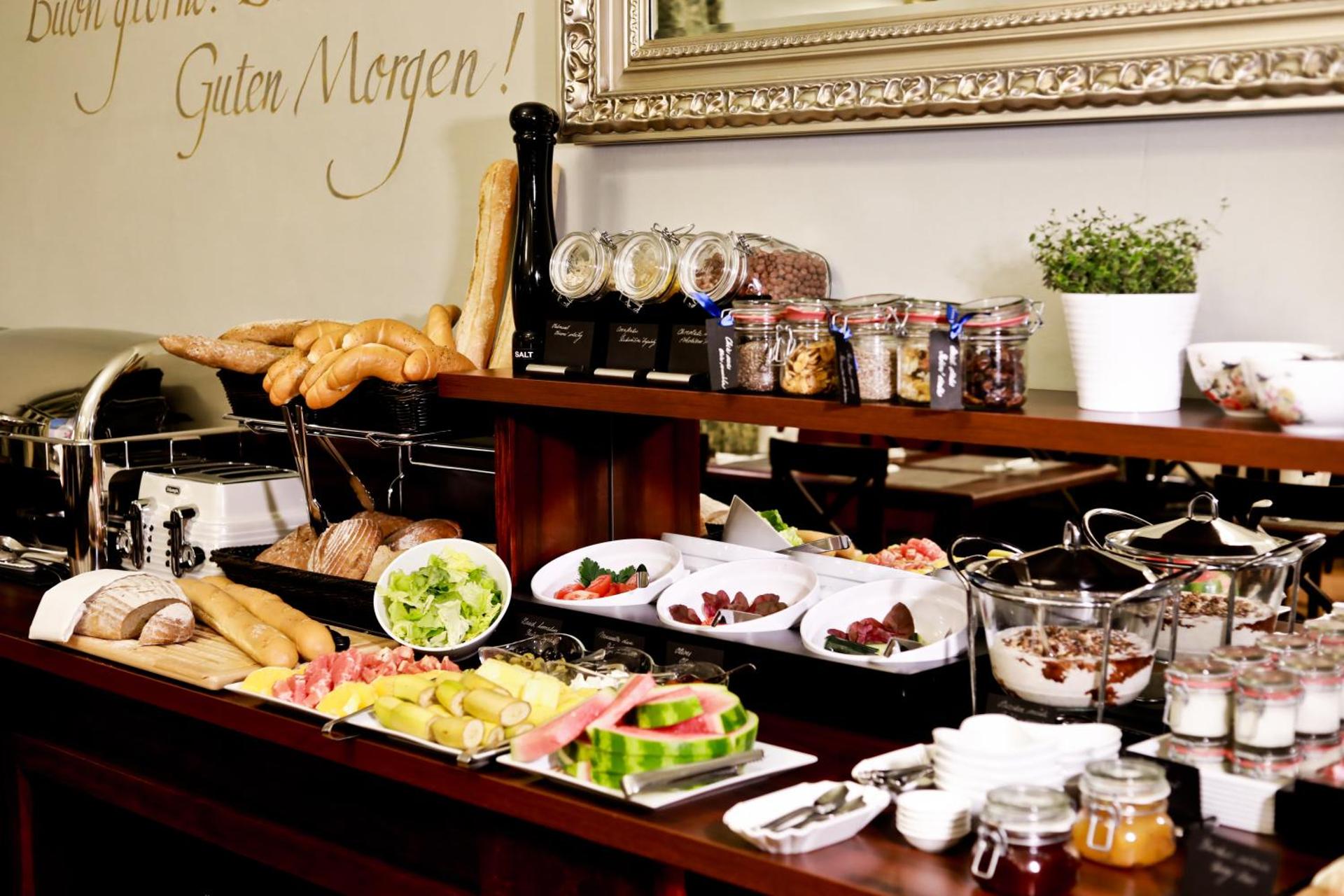 Restaurant/places to eat