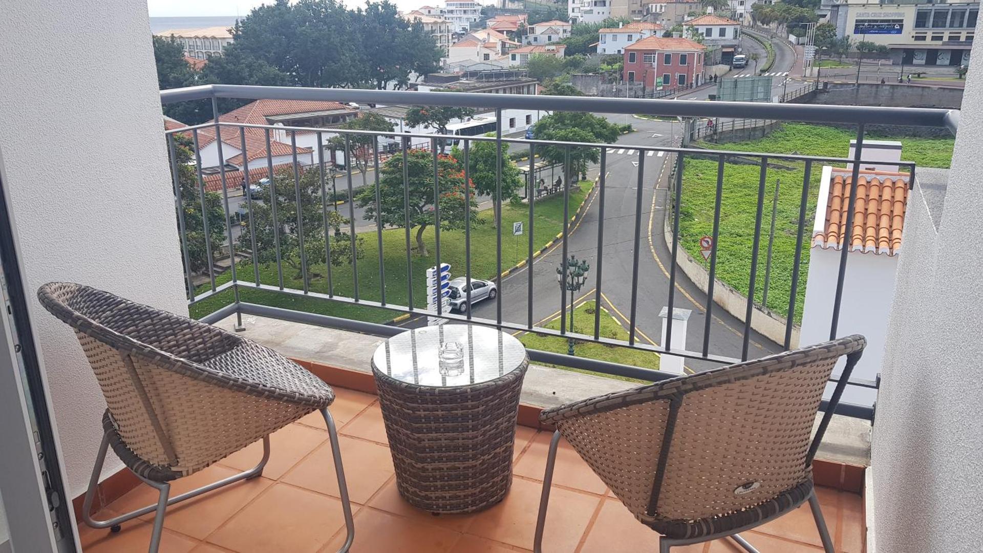 Santa Cruz Village Hotel