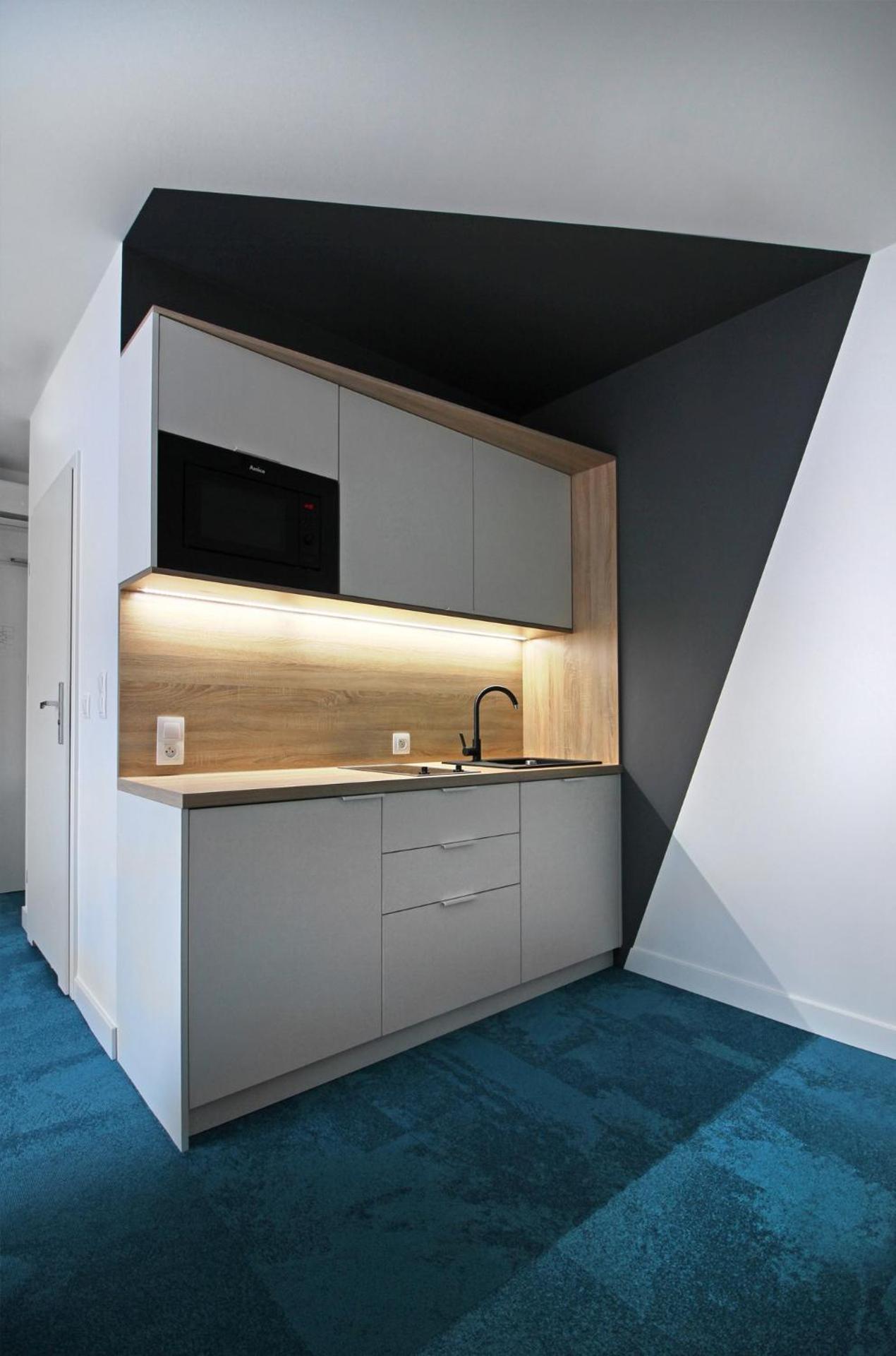 Kitchen or kitchenette