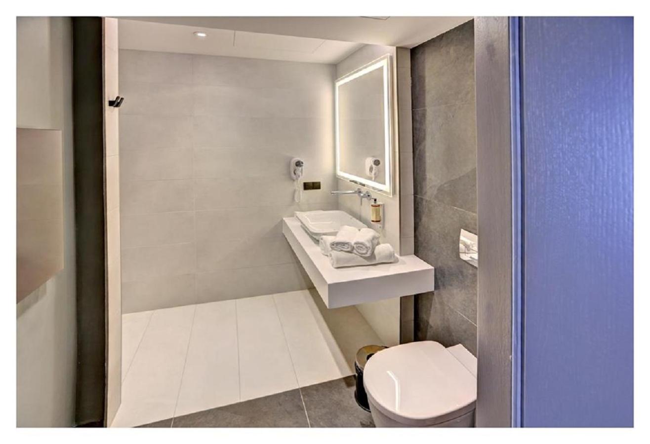 Superior Family Room