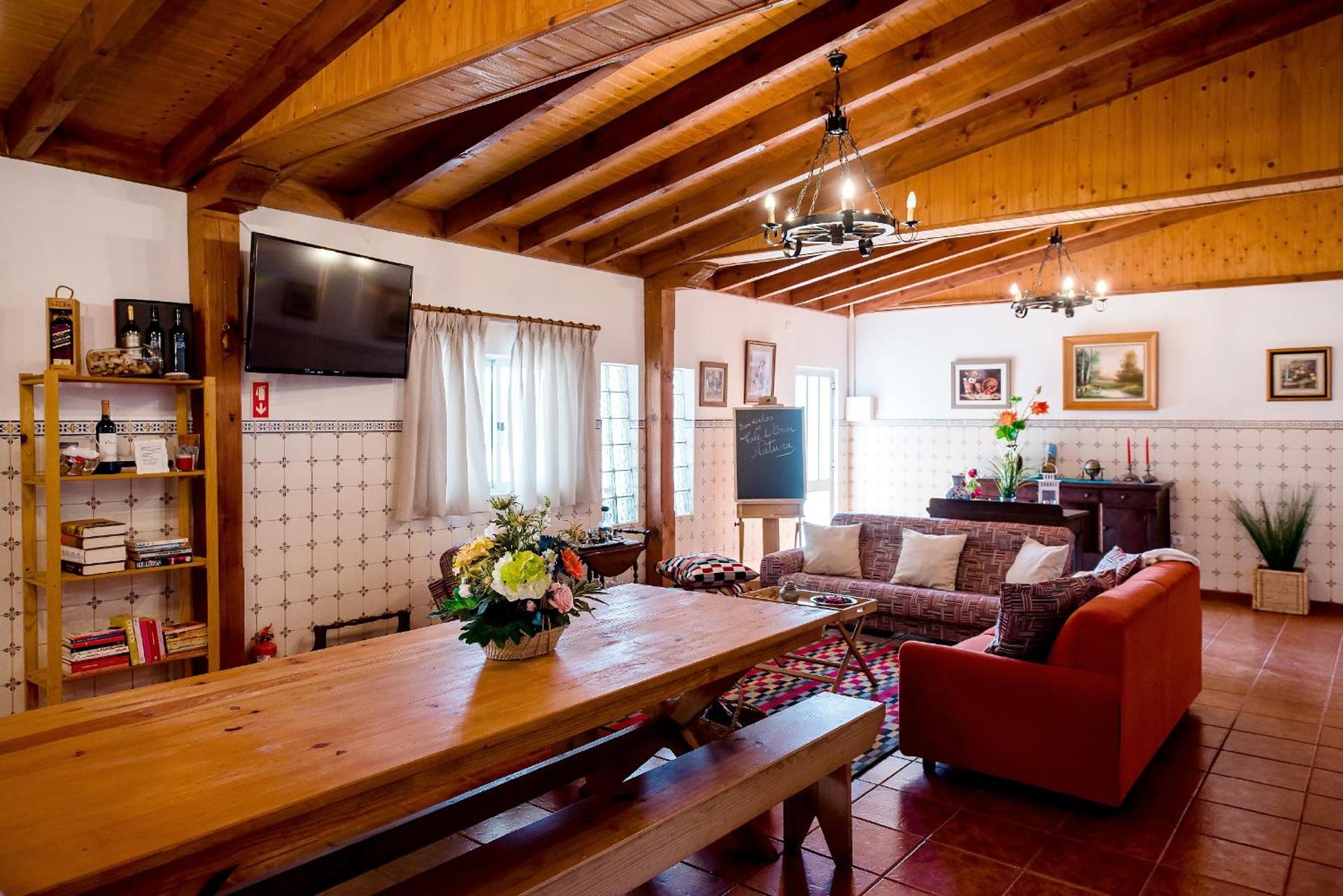 Communal lounge/ TV room