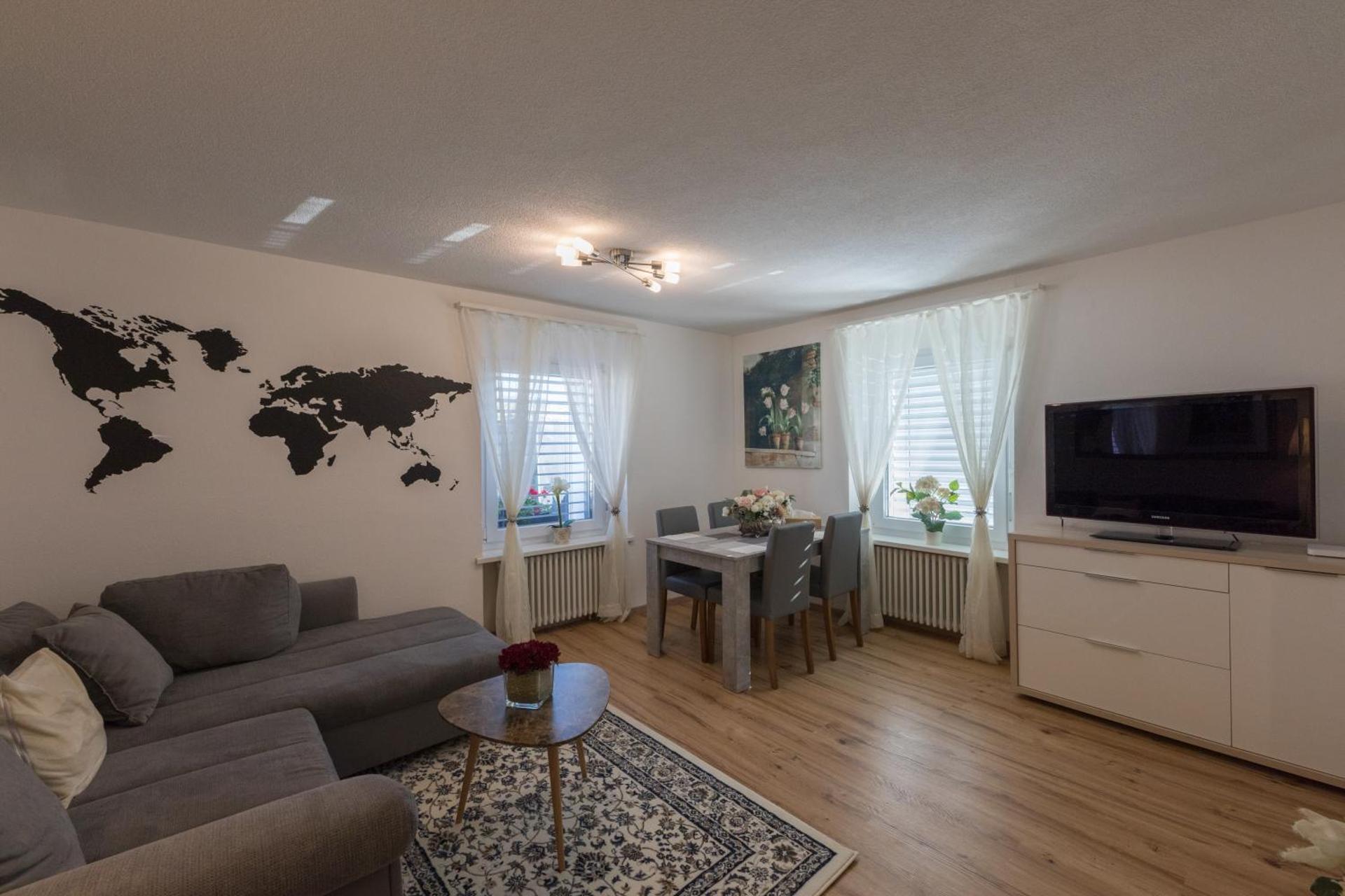 Communal lounge/ TV room