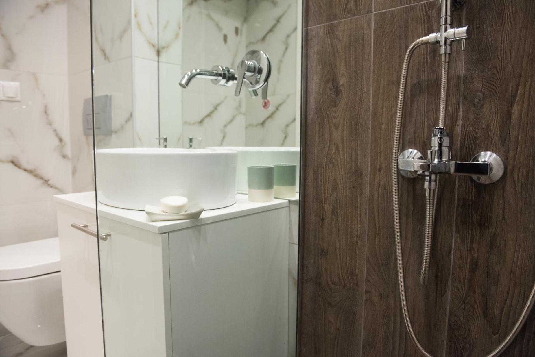 Violet #colony_White_Tower