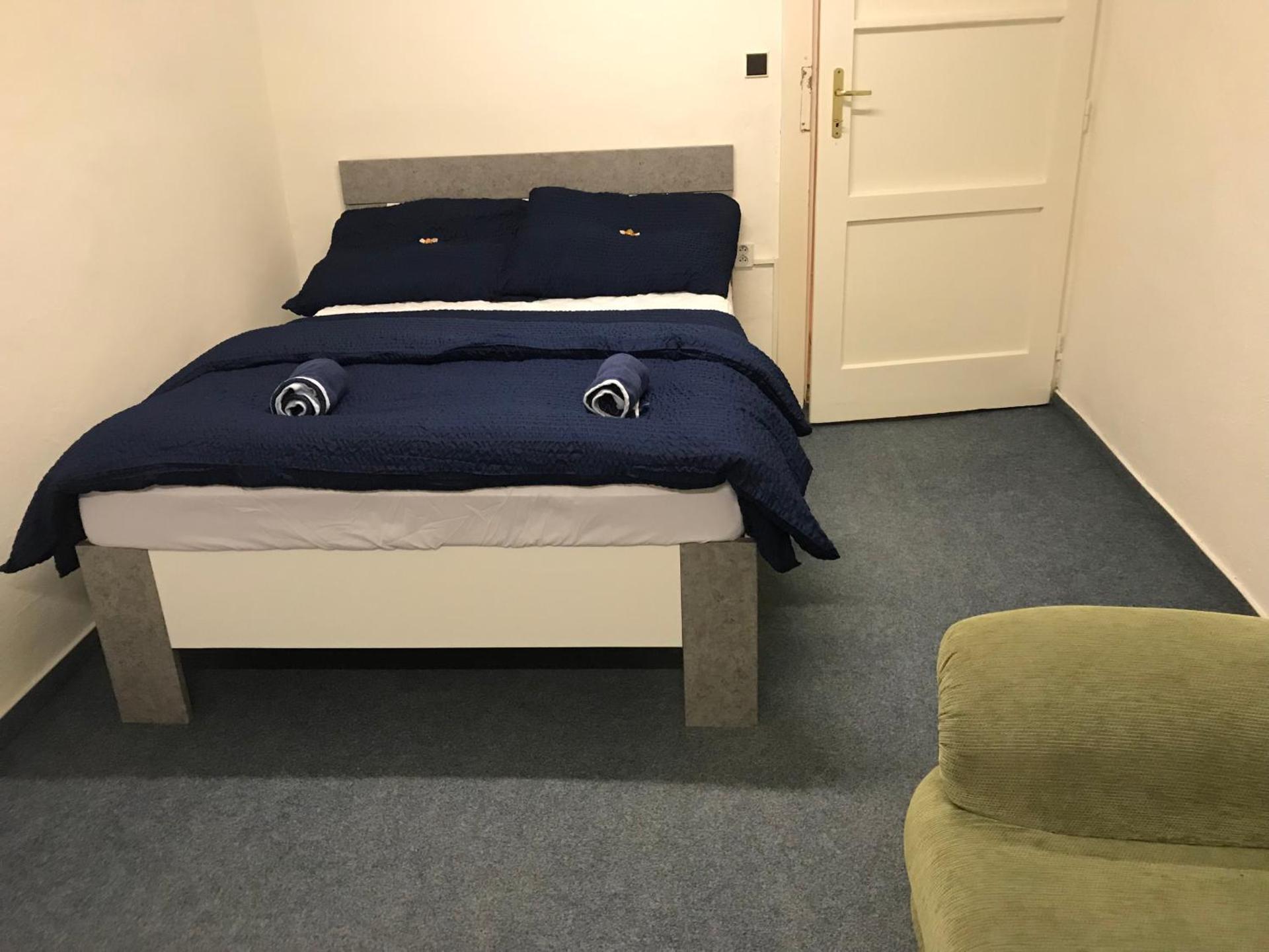 Old Town Apartments R11