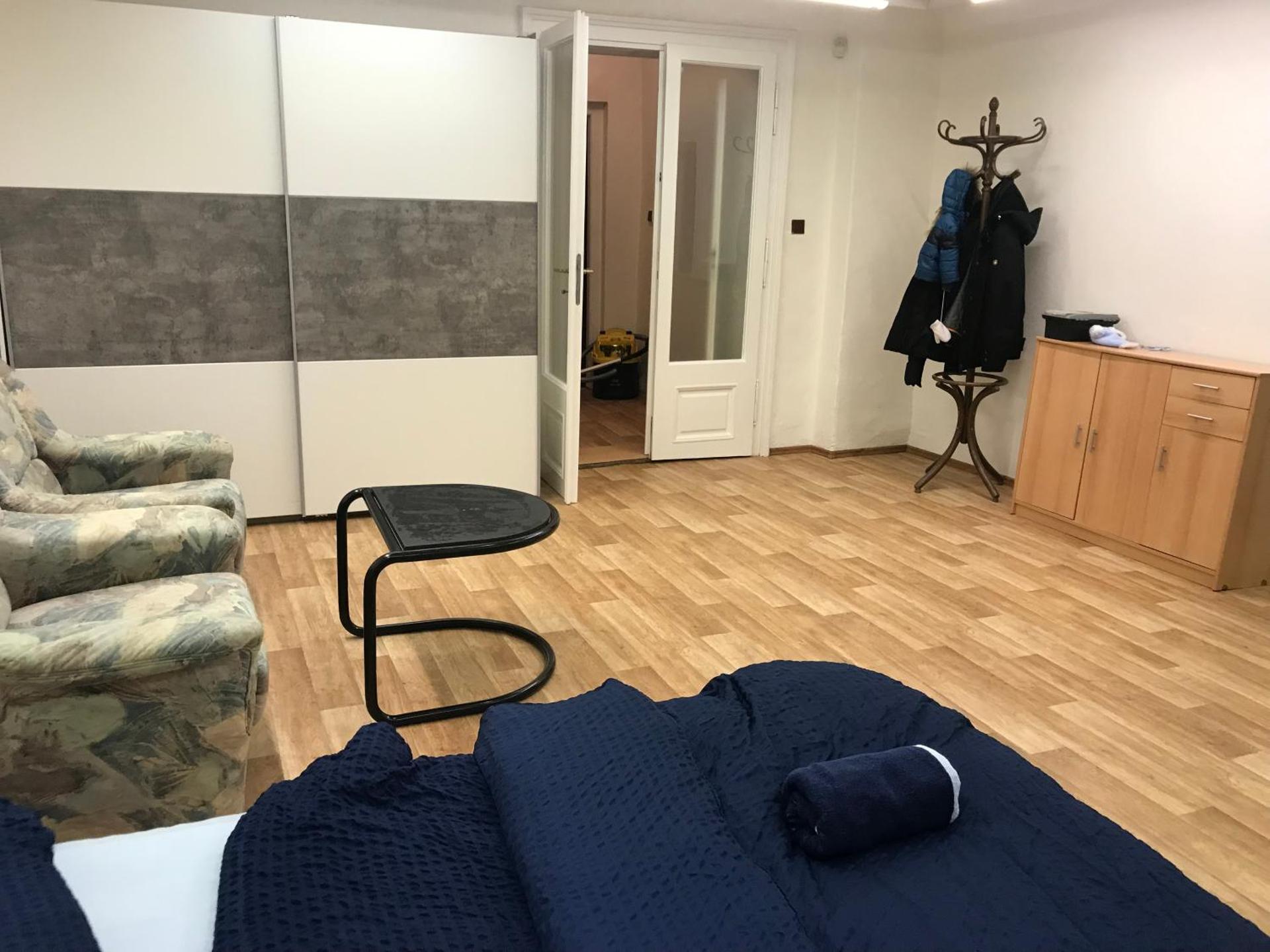 Old Town Apartments R11