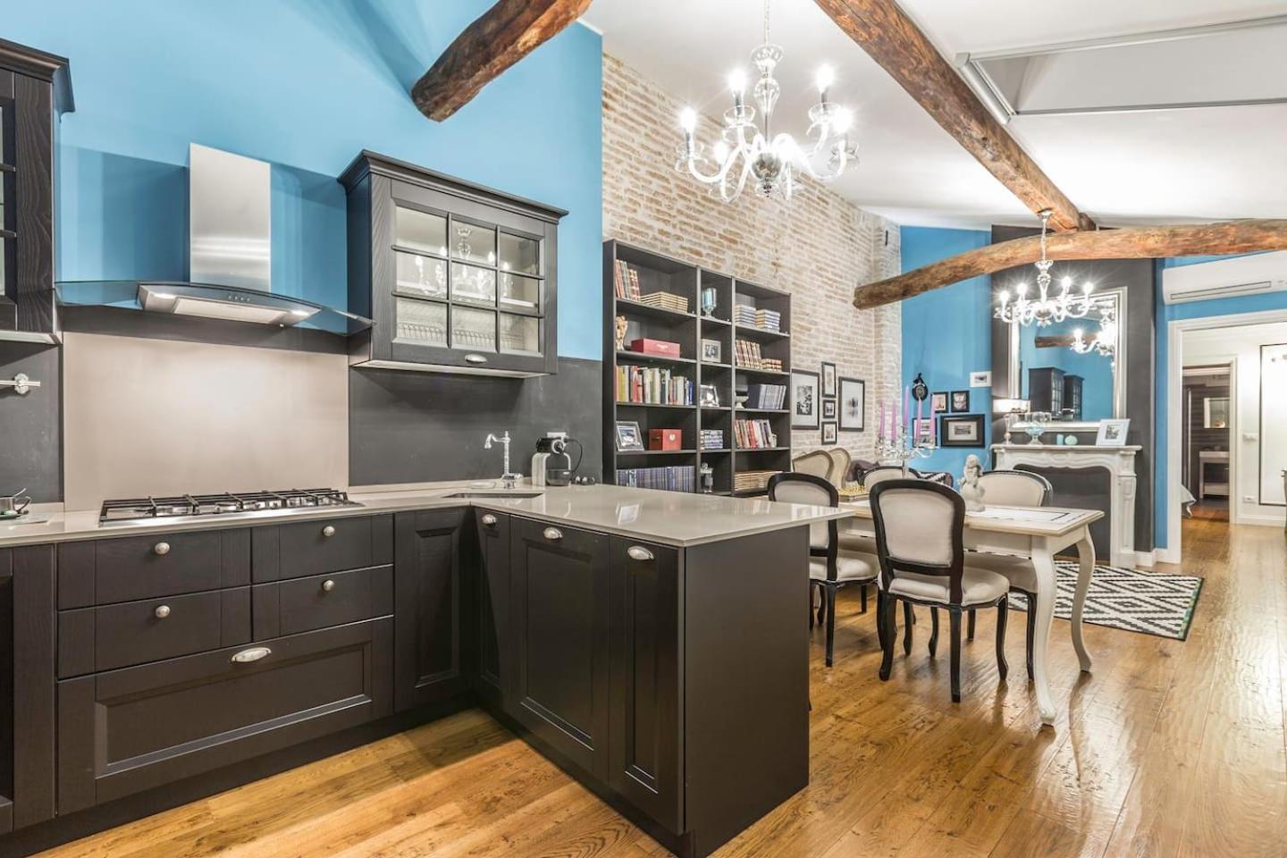 Delightful Carbonesi || The Place Bo Apartments