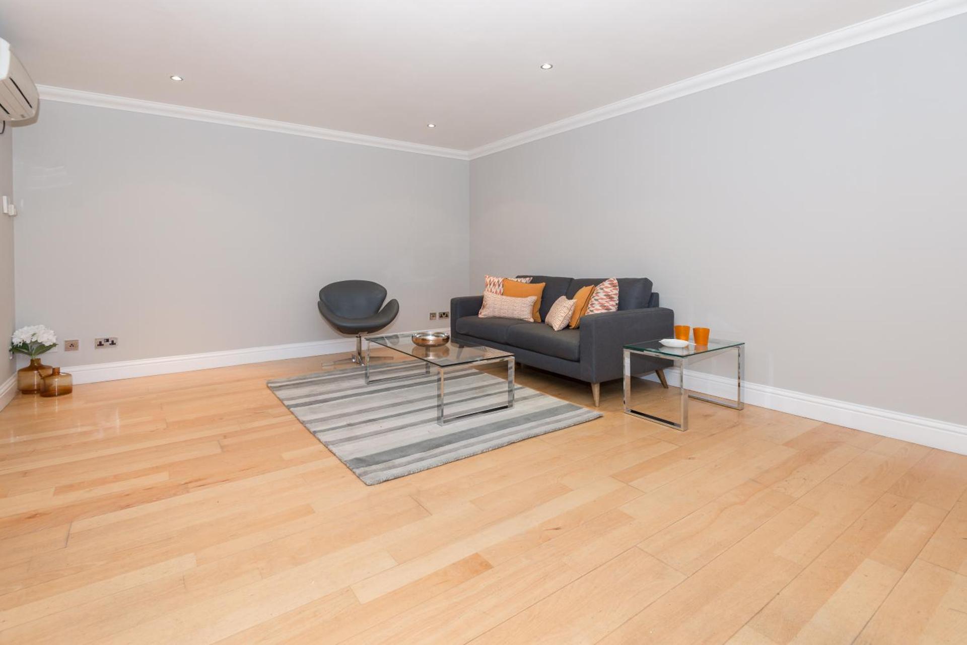 One bedroom Hyde Park Apartment