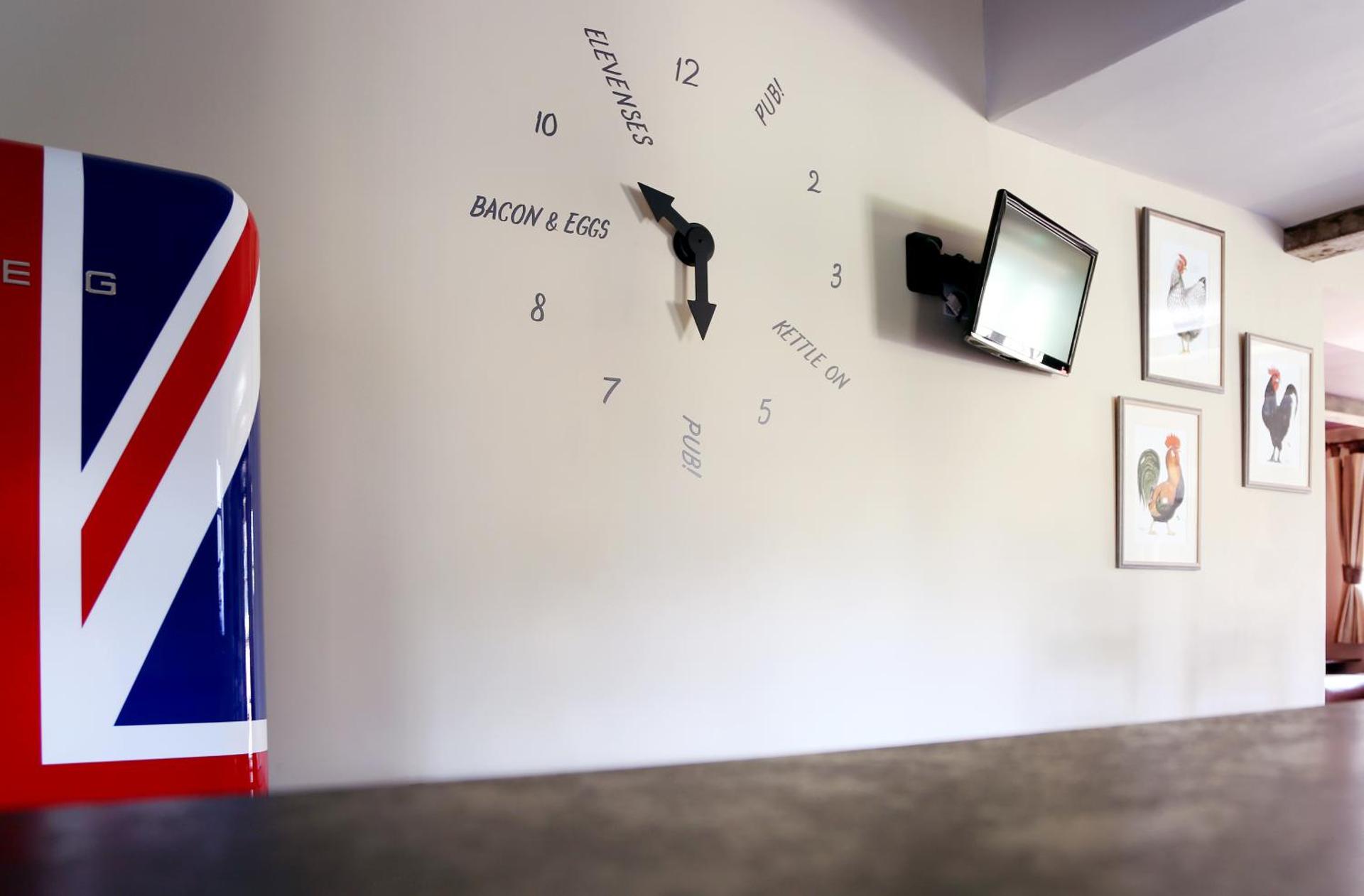 Communal lounge/ TV room