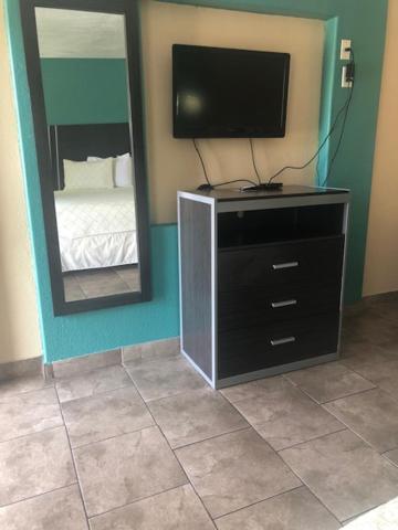 Pinn Road Inn and Suites Lackland AFB and Seaworld