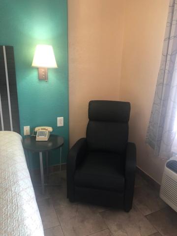 Pinn Road Inn and Suites Lackland AFB and Seaworld