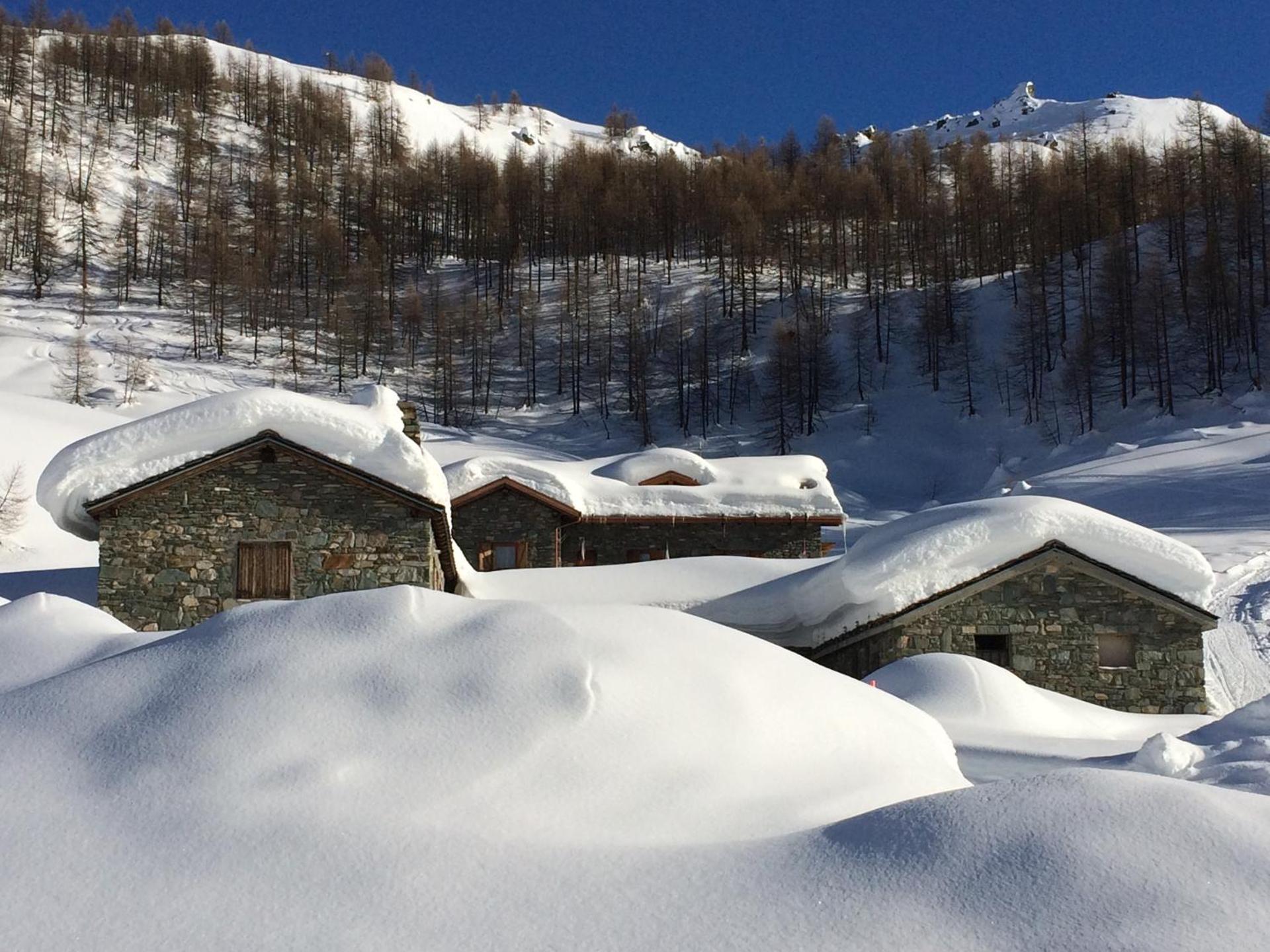 Property logo or sign