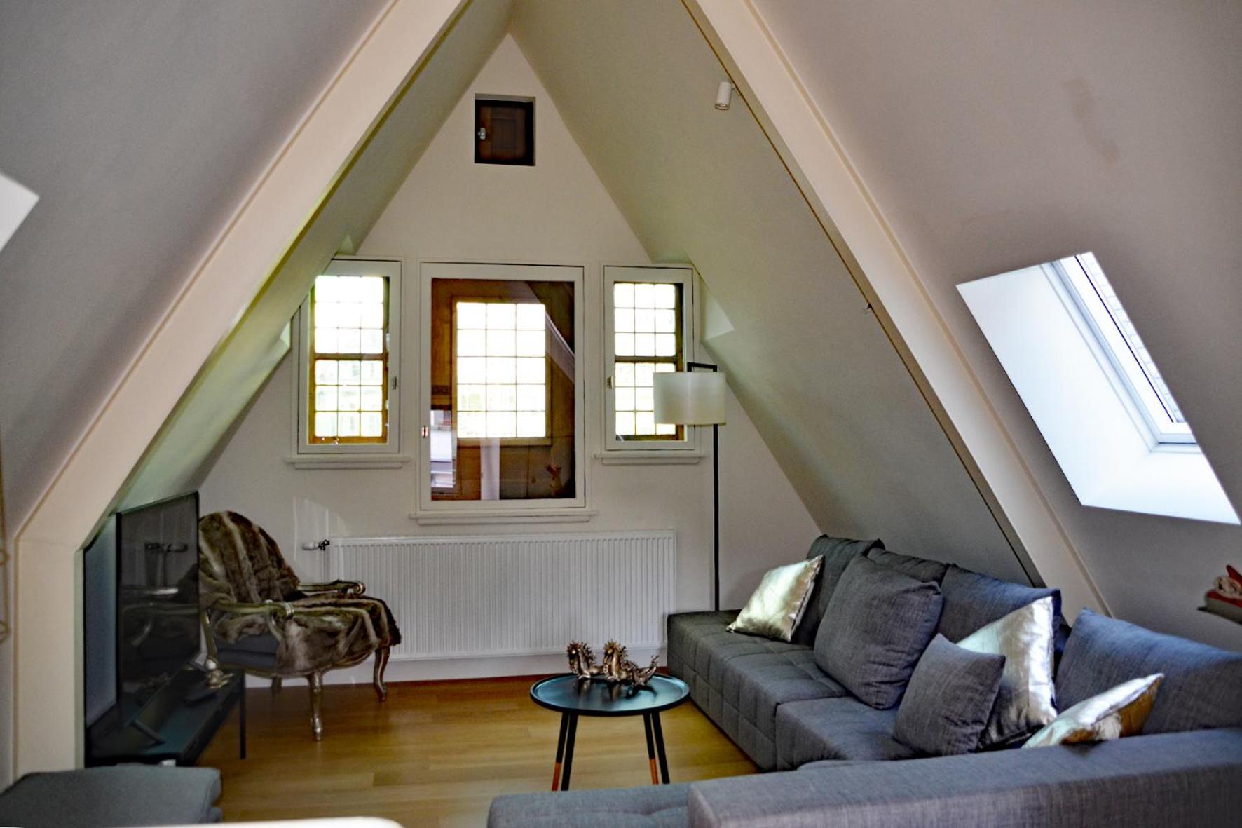 Antwerp old town triplex apartment