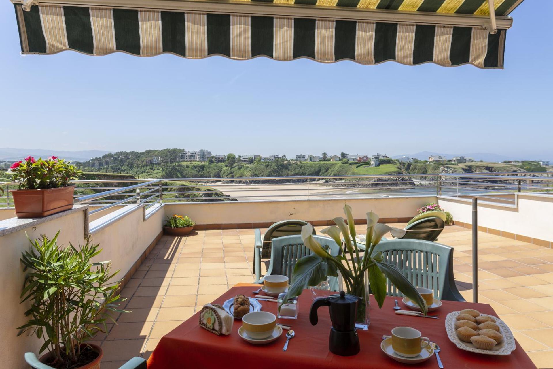 Apartamentos Turísticos Playa de Tapia